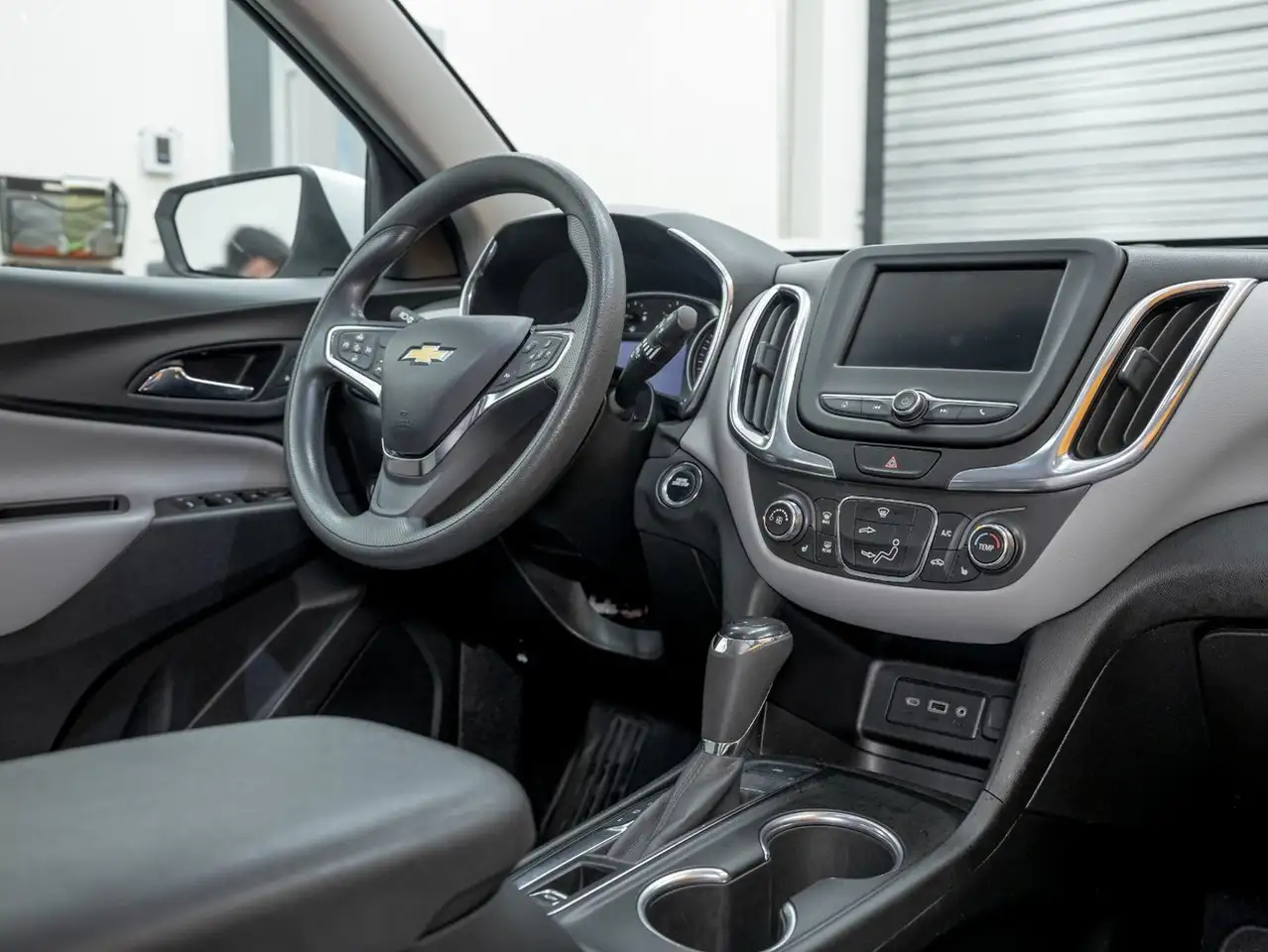 Chevrolet Equinox снимка Chevrolet Equinox