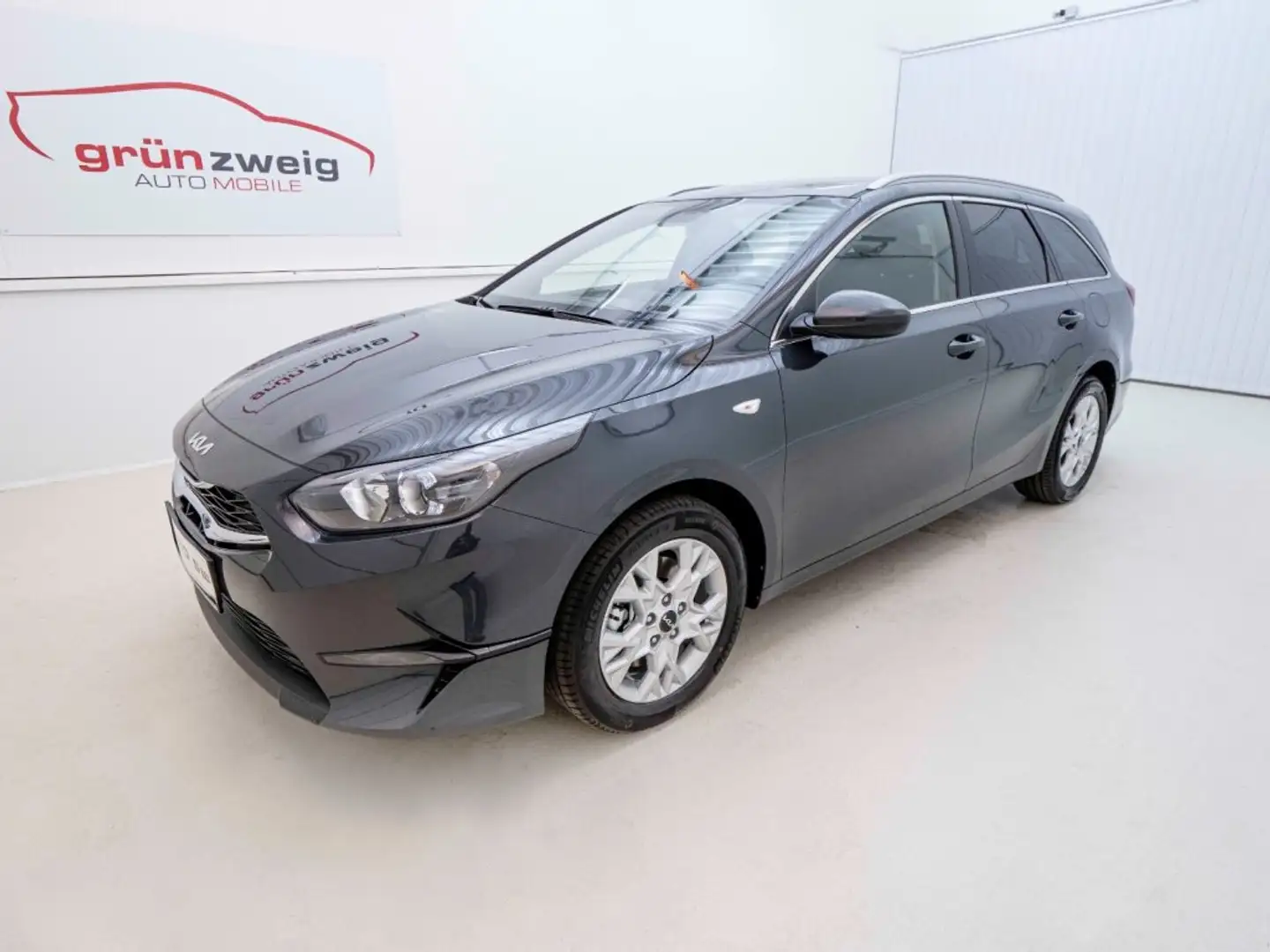 Kia Ceed / cee'd CEEDSW/SILBER/UVO/1.5 TGDI/MT6/140 Černá - 1