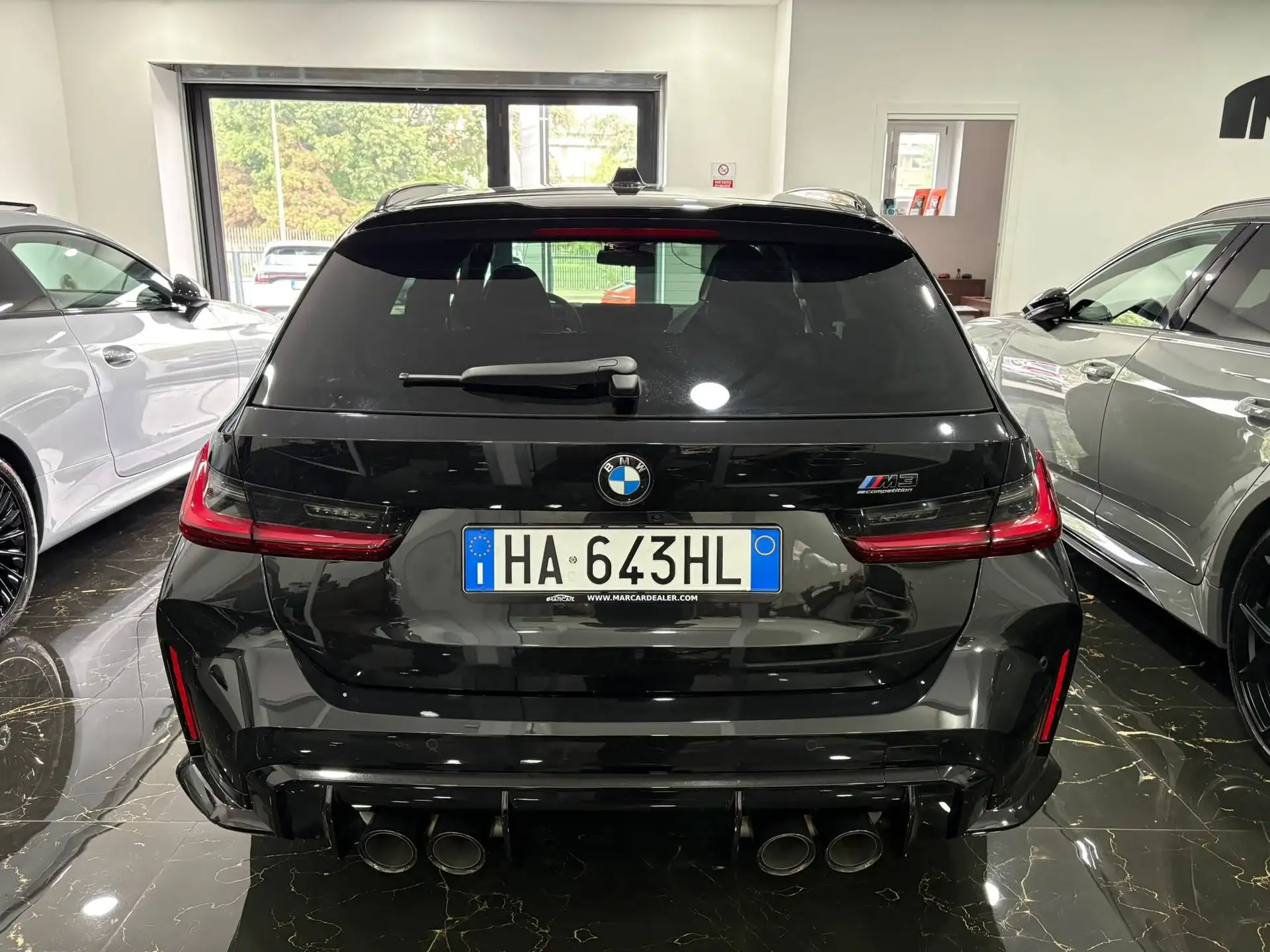 BMW M3 2025 검정 사진 4