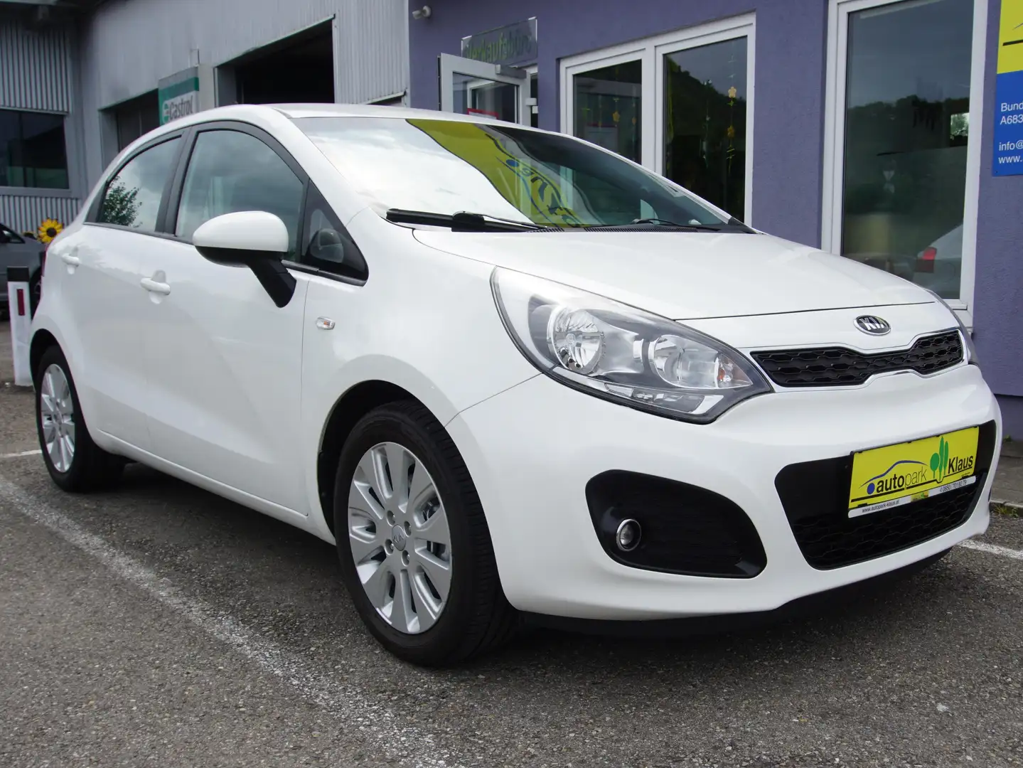 Kia Rio Attract Weiß - 1