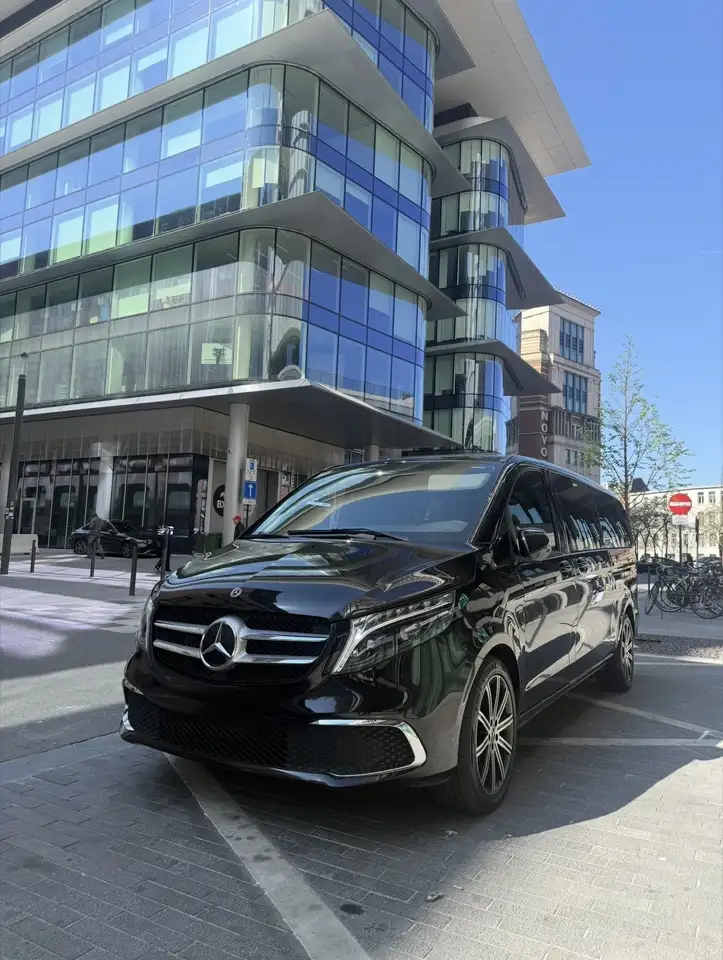 Mercedes-Benz V 220