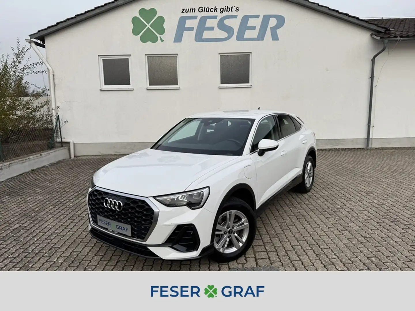 Audi Q3 Spb. 45 TFSIe S-tr. NAVI PDC SHZ Weiß - 1