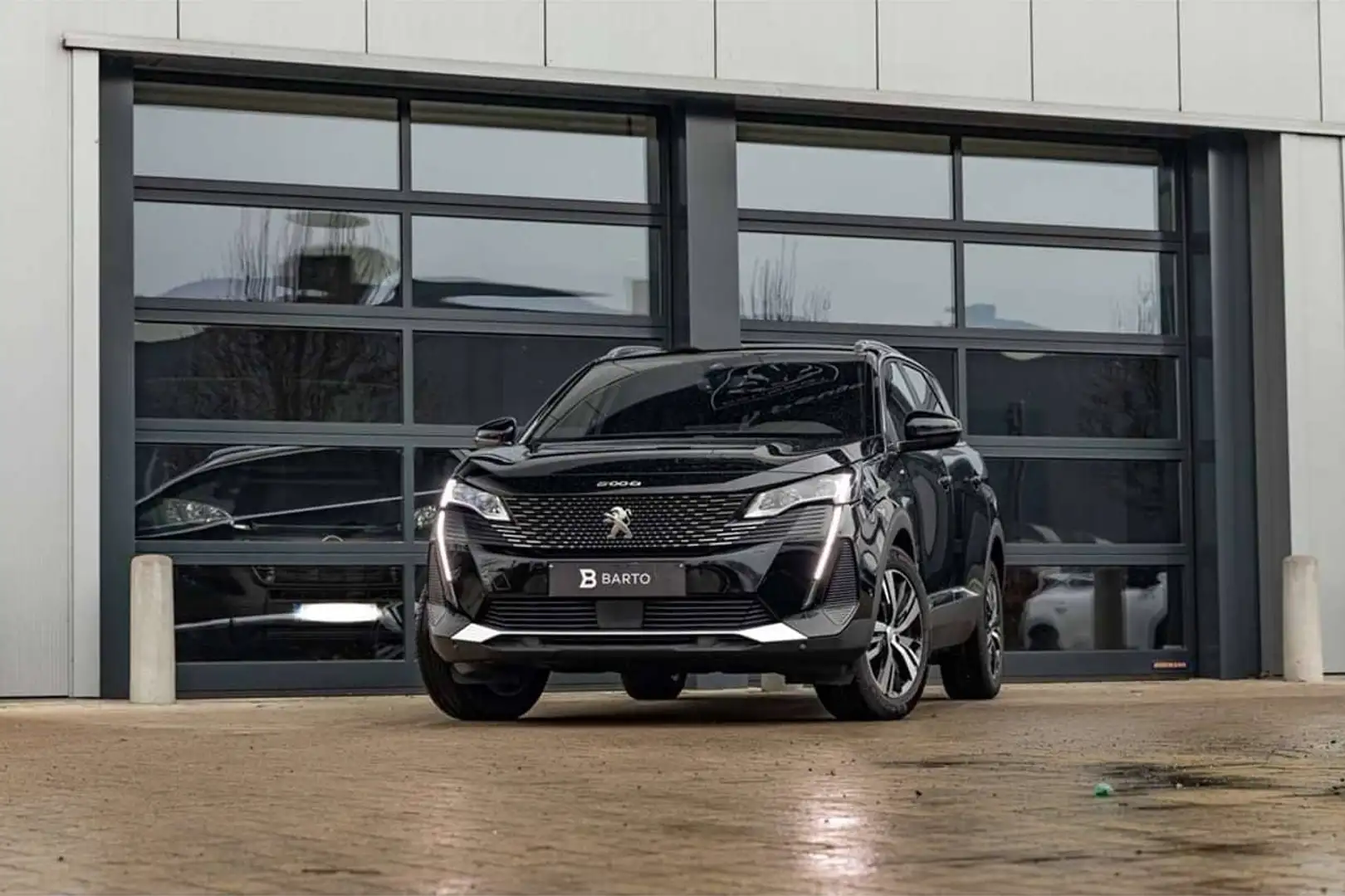 Peugeot 5008 0km's !! | GT | Automaat 130pk | 7-zit | Zetelv... Noir - 1
