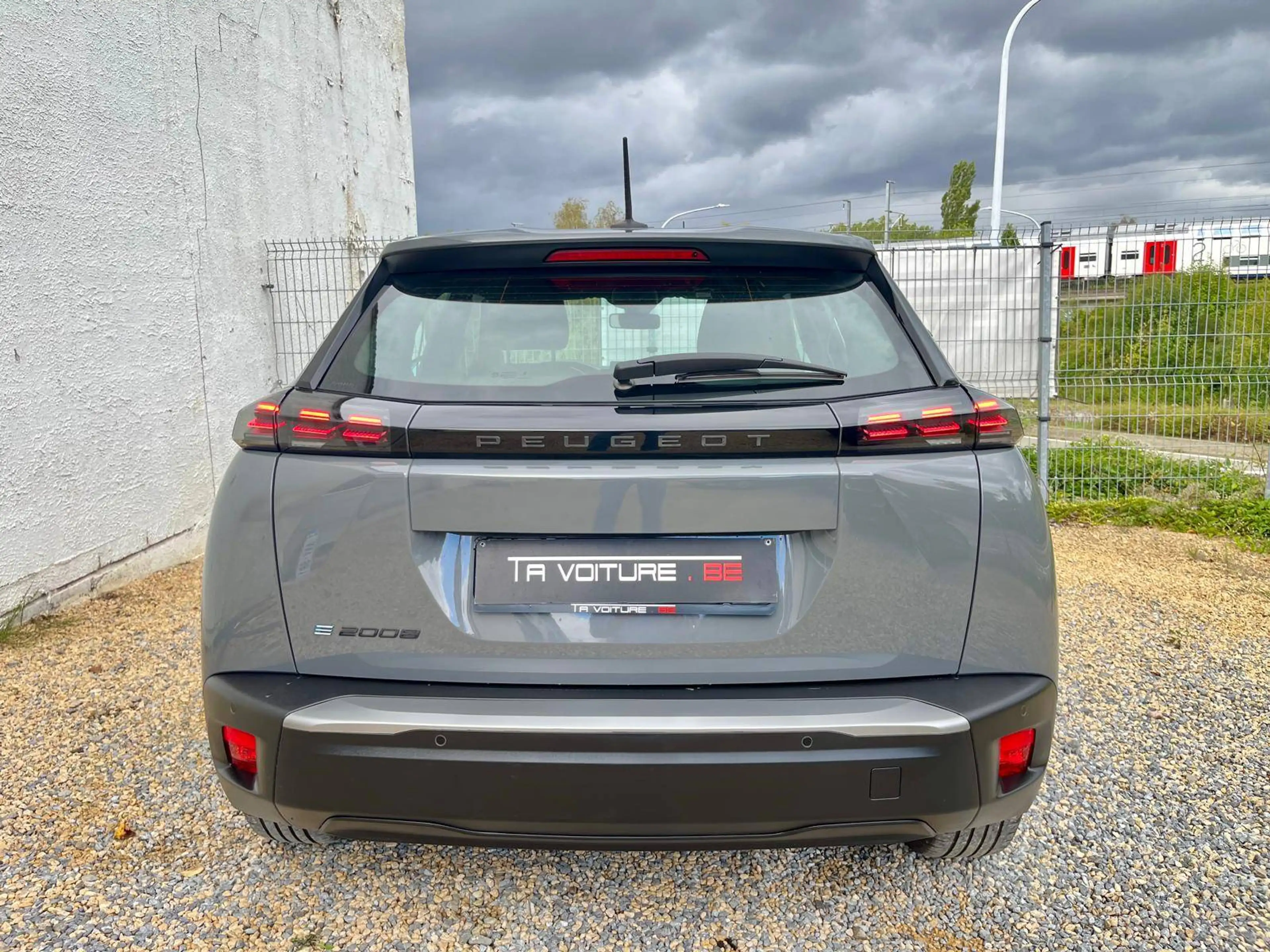 Peugeot e-2008 50 kWh Active (Nouveau-modèle) LED/CARPLAY/CLIM-AUTO/CRUISE/PDC — photo 5