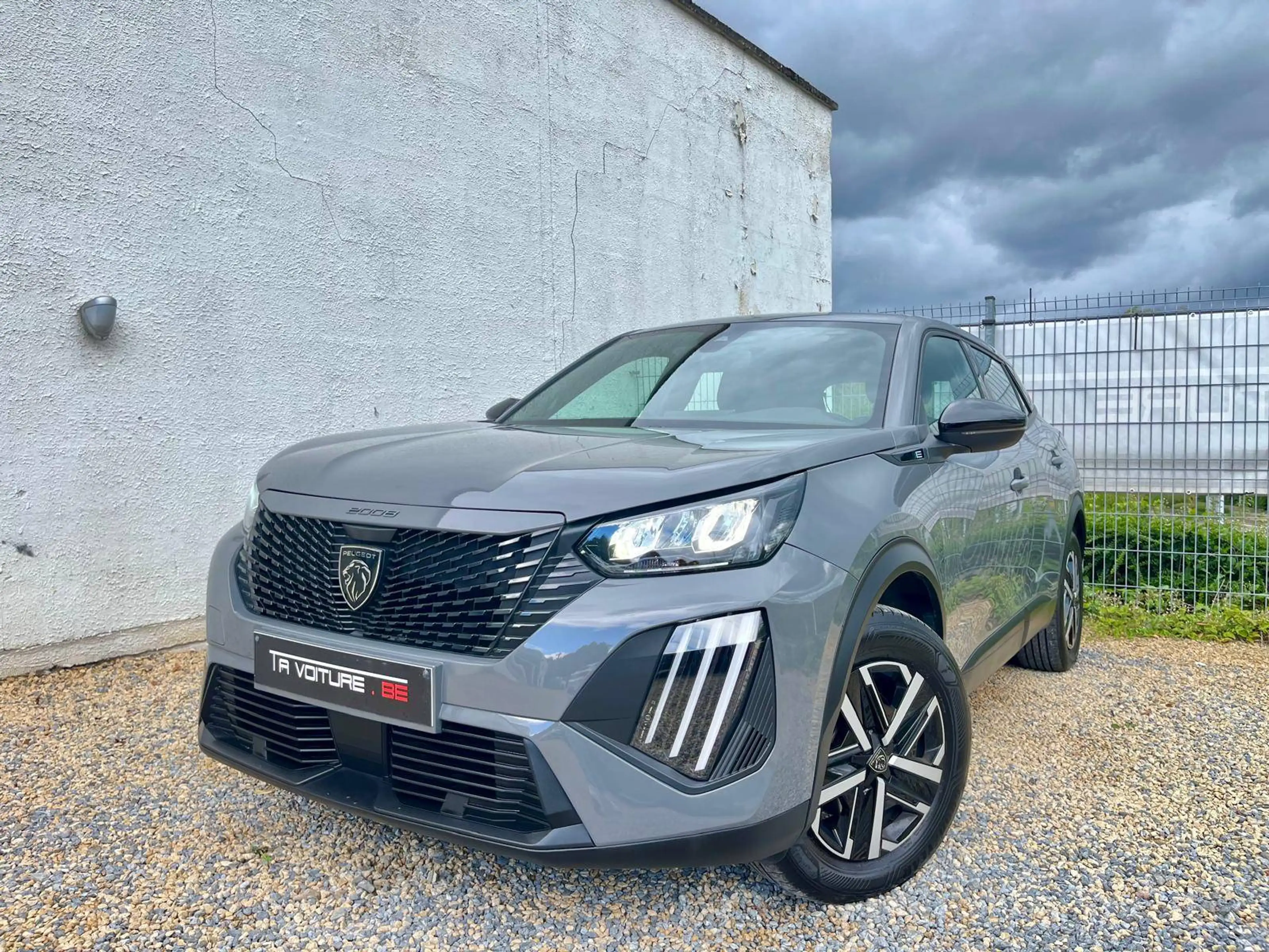 Peugeot e-2008 50 kWh Active (Nouveau-modèle) LED/CARPLAY/CLIM-AUTO/CRUISE/PDC — photo 2