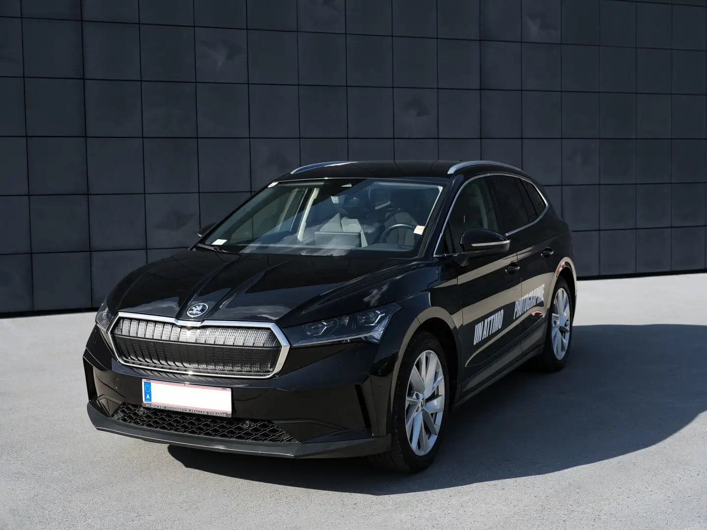 Skoda Enyaq Enyaq iV 60 62kWh Schwarz - 1