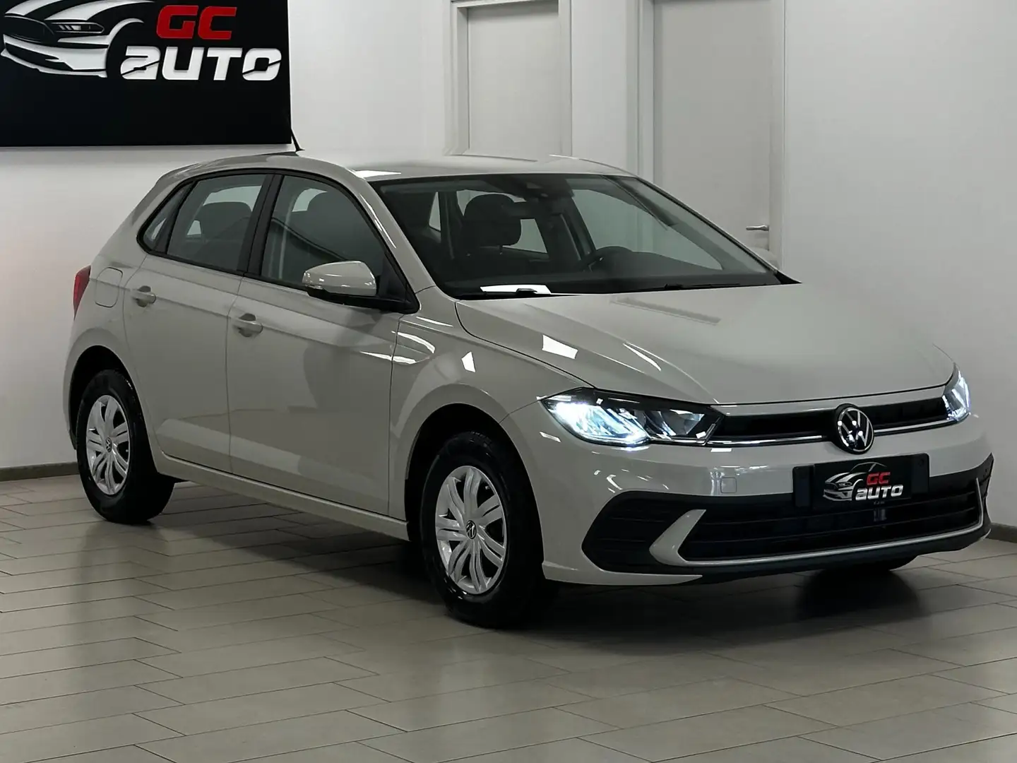 Volkswagen Polo 1.0 MPI 80cv Limited Edition Plus Beige - 2