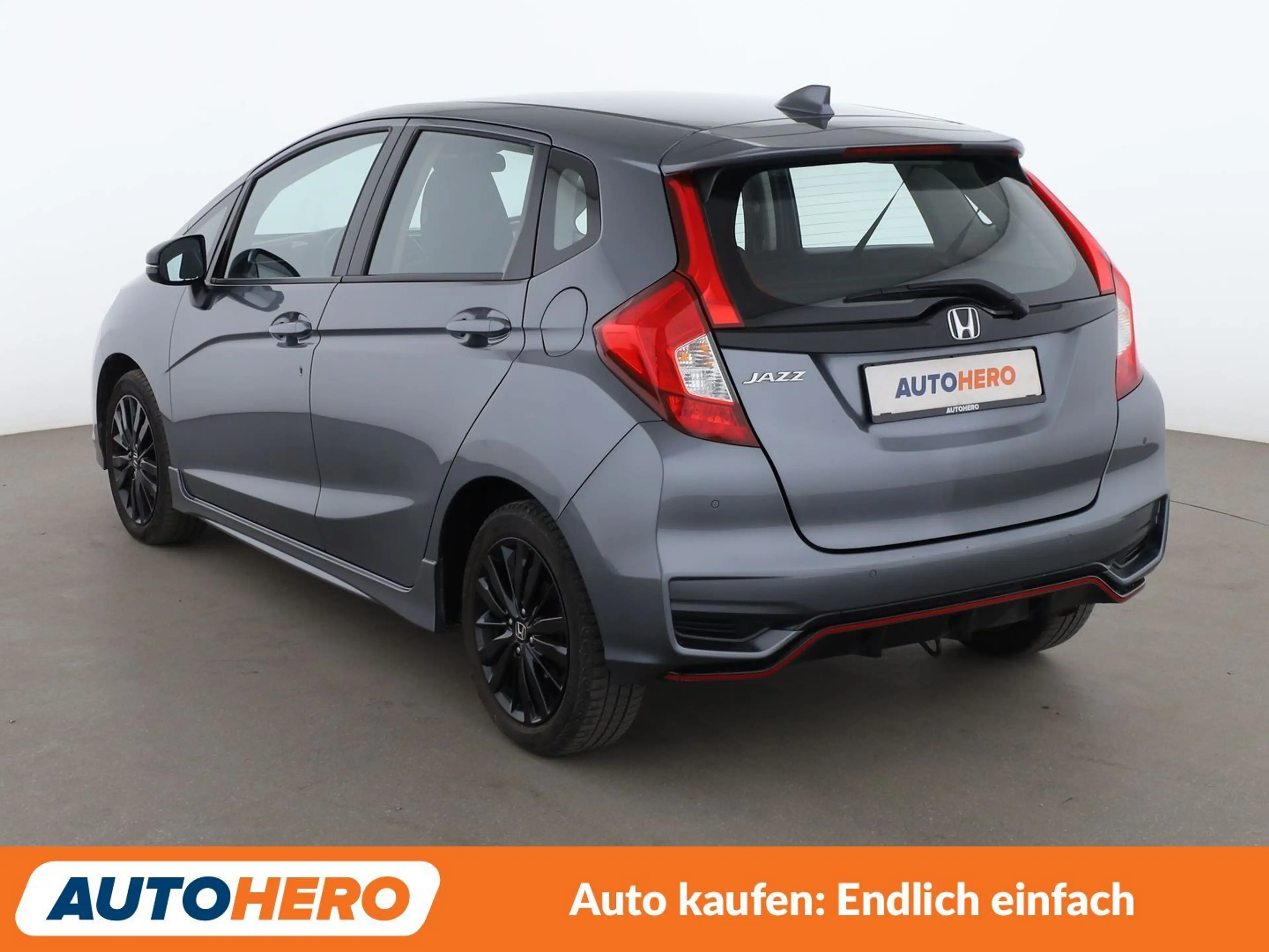 Honda Jazz 1.5 i-VTEC Dynamic*NAVI*TEMPO*PDC*SHZ*LIM* — photo 4