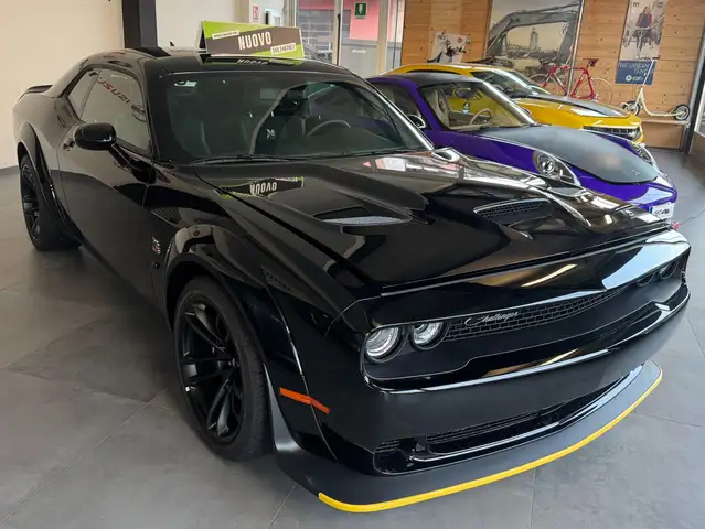 Dodge Challenger 6.4 V8 Scat Pack Shaker Widebody Anche con 250CV