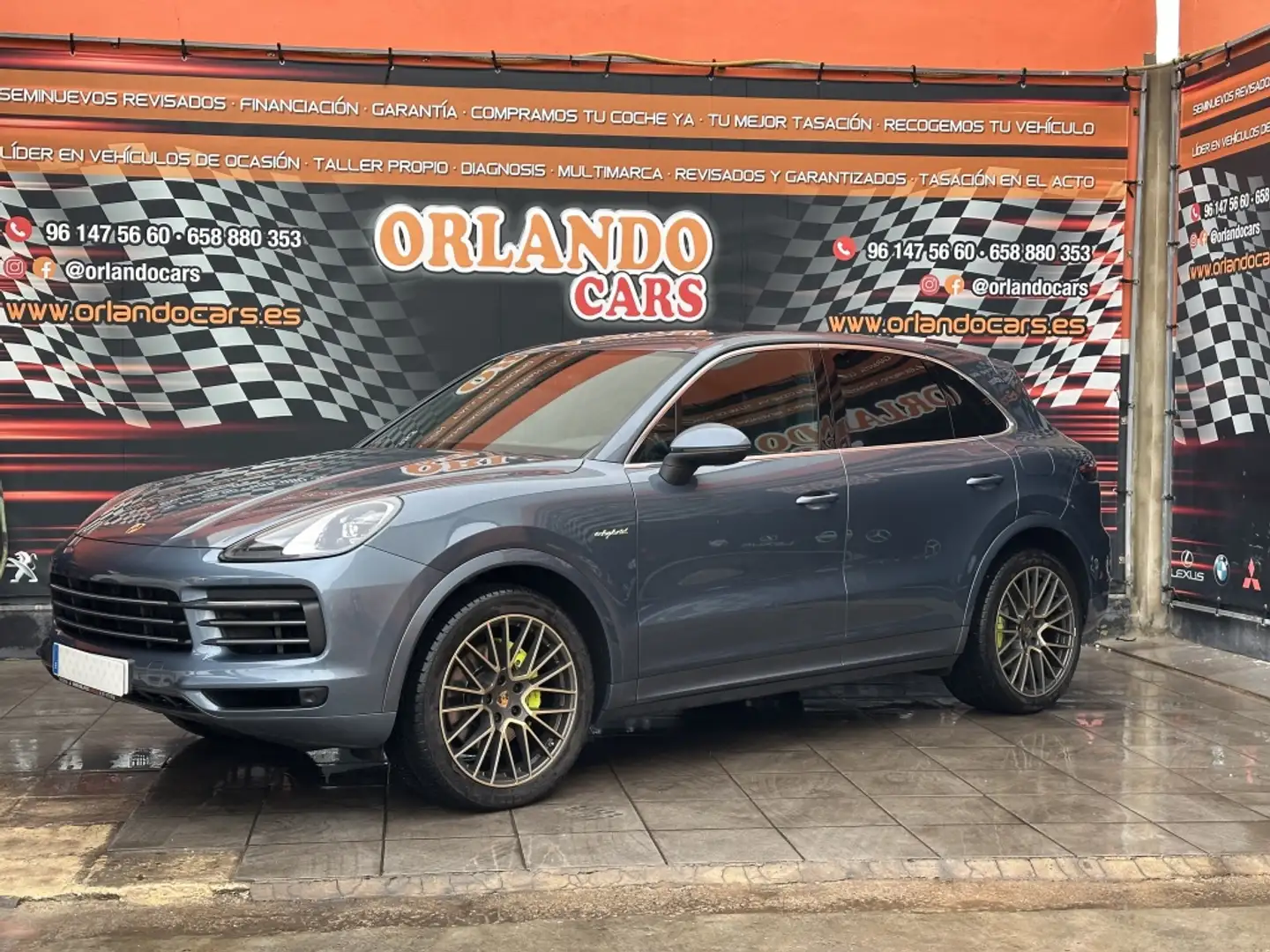 Porsche Cayenne E-Hybrid Aut. Gris - 2