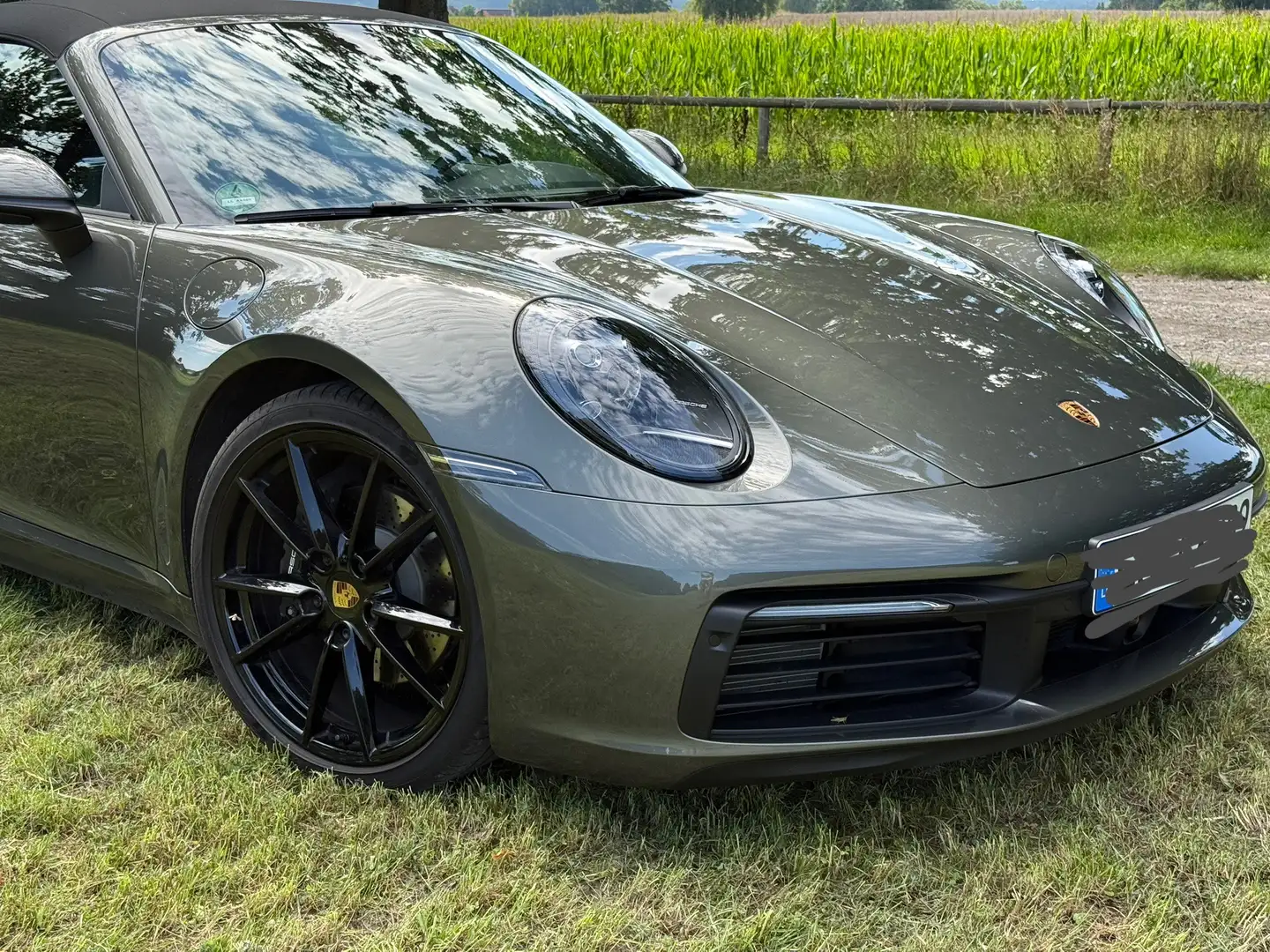 Porsche 992 911 Carrera Cabriolet PDK Grün - 2