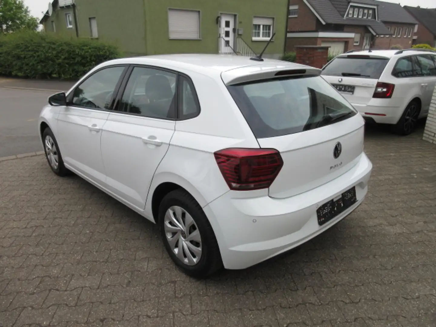 Volkswagen Polo Comfortline 1.0 NAVI KLIMA APS SITZHZG GJR Weiß - 2