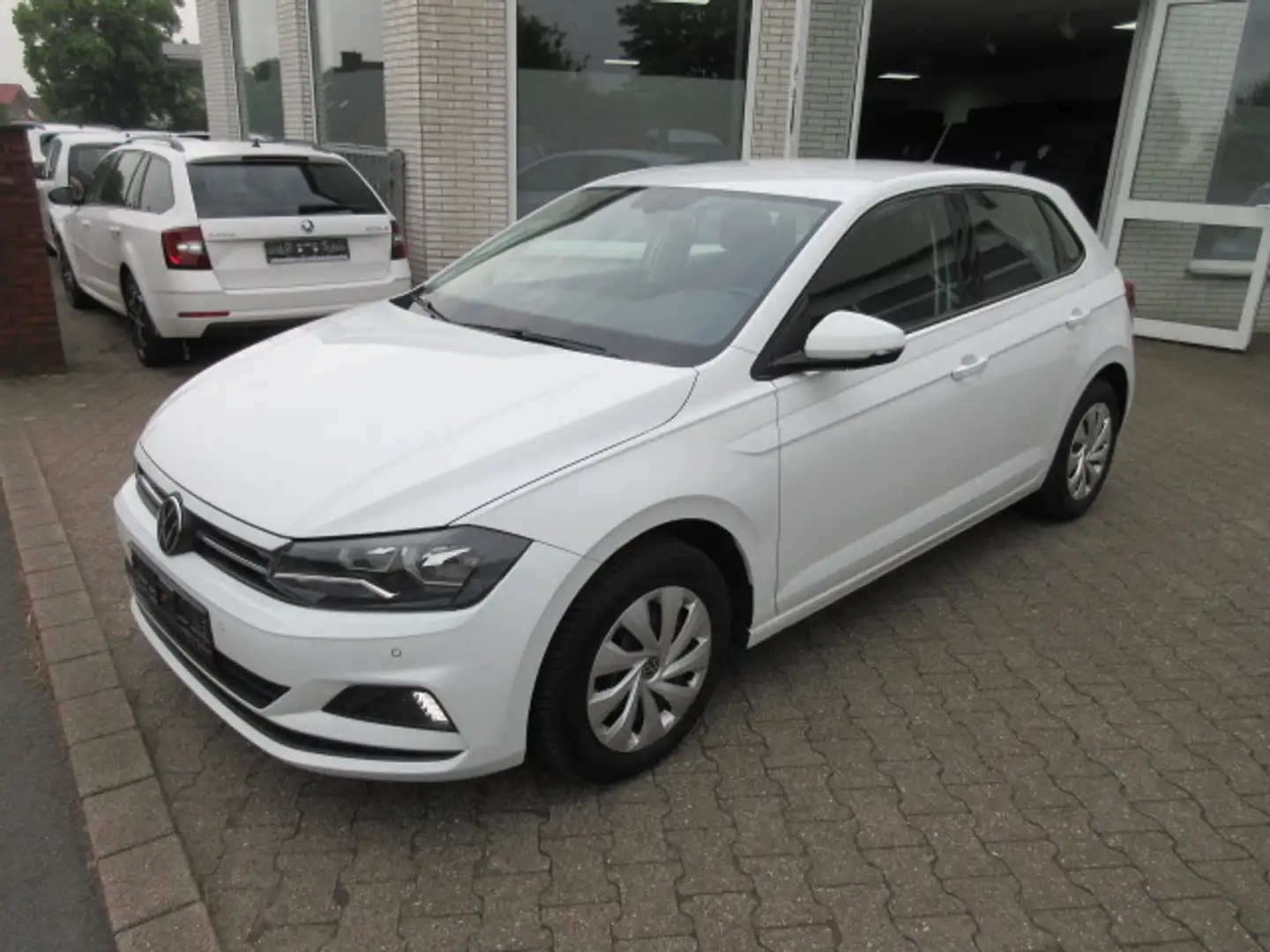 Volkswagen Polo Comfortline 1.0 NAVI KLIMA APS SITZHZG GJR Weiß - 1