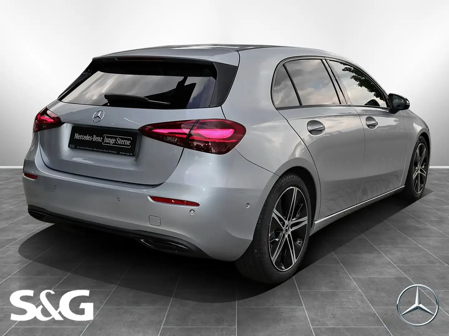 Mercedes-Benz A 200 TOTWINKEL+PANORAMA+KAMERA+NIGHT PAKET+18" Argent - 2