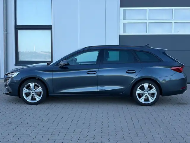Seat Leon view 4