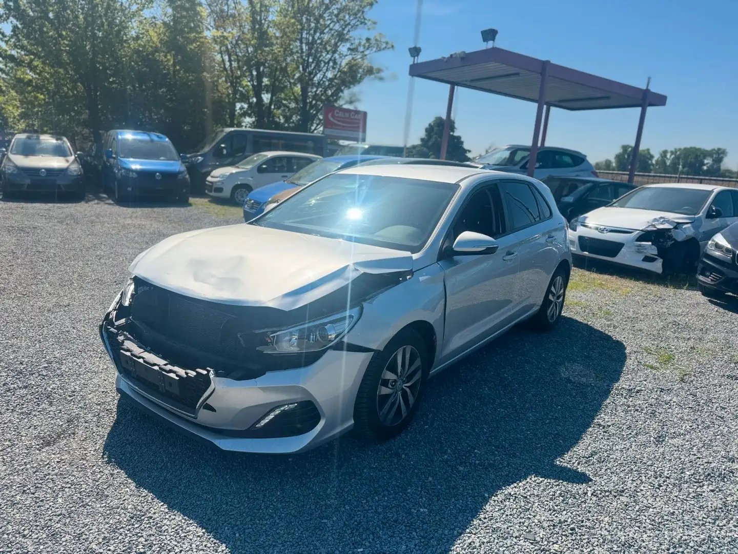 Hyundai i30 Trend VOLL FAHRBEREIT Silber - 1