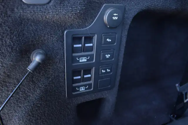 Land Rover Discovery view 14