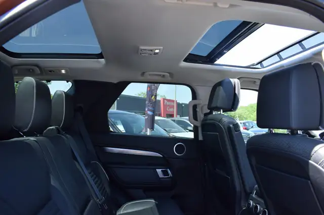 Land Rover Discovery view 9