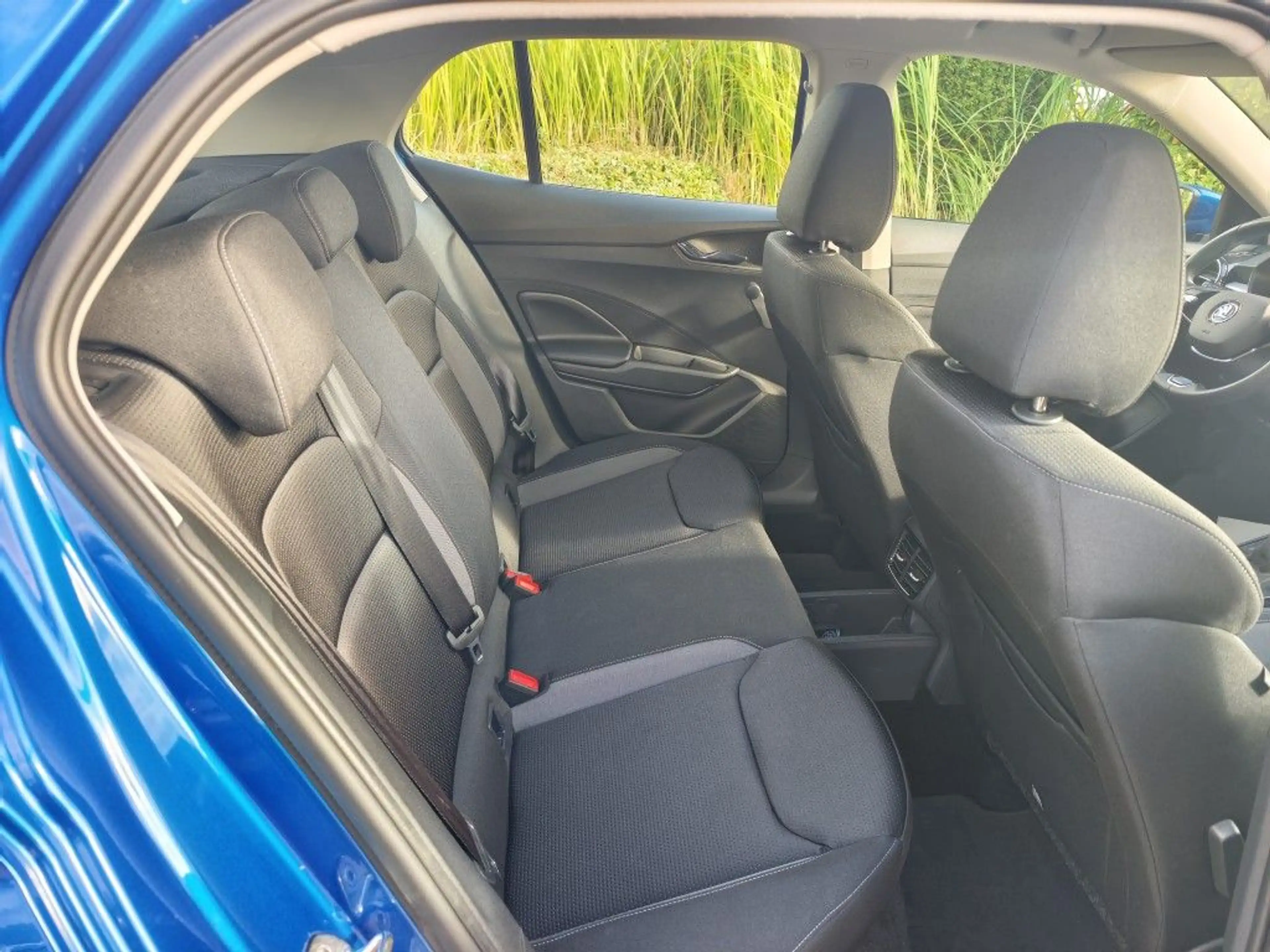 Skoda Fabia 1.0 TSI Tour *Navi,Klima,Sitzhzg,APP,LED,PDC* — photo 7