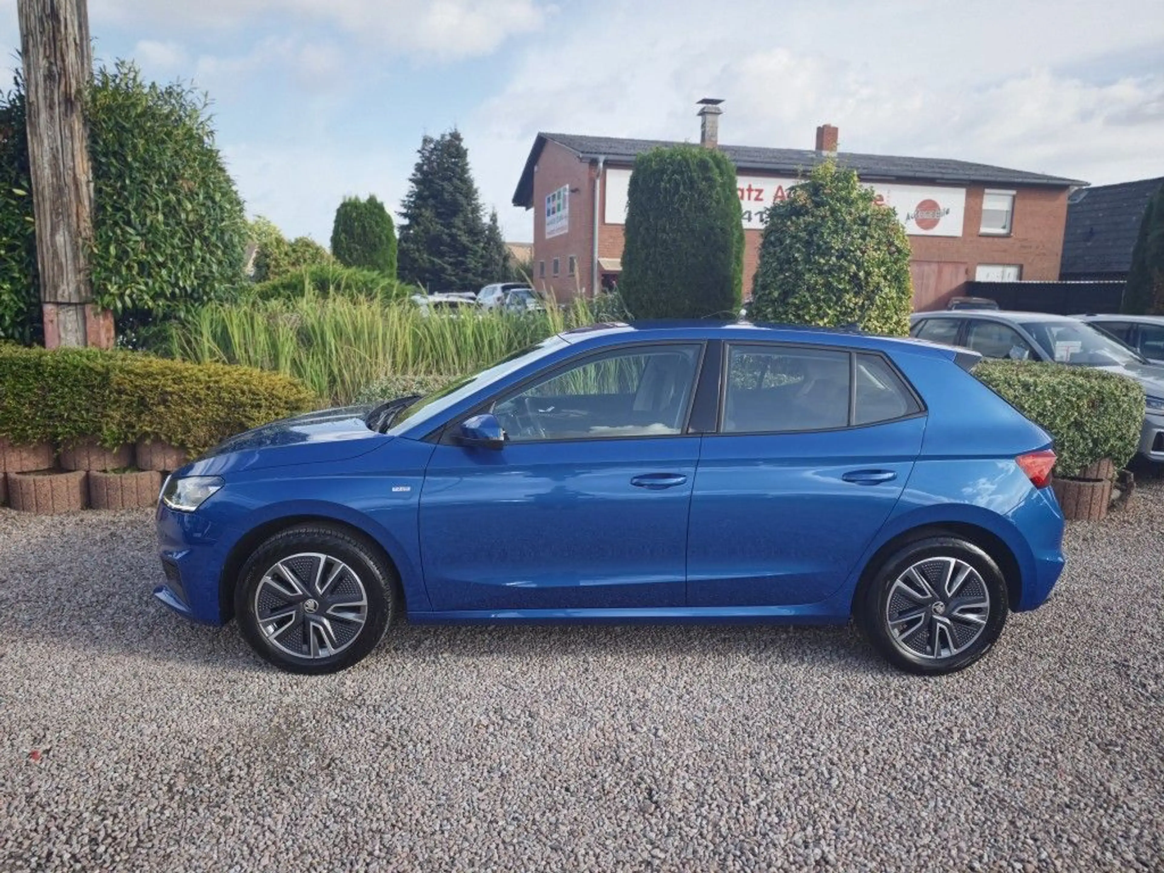 Skoda Fabia 1.0 TSI Tour *Navi,Klima,Sitzhzg,APP,LED,PDC* — photo 3