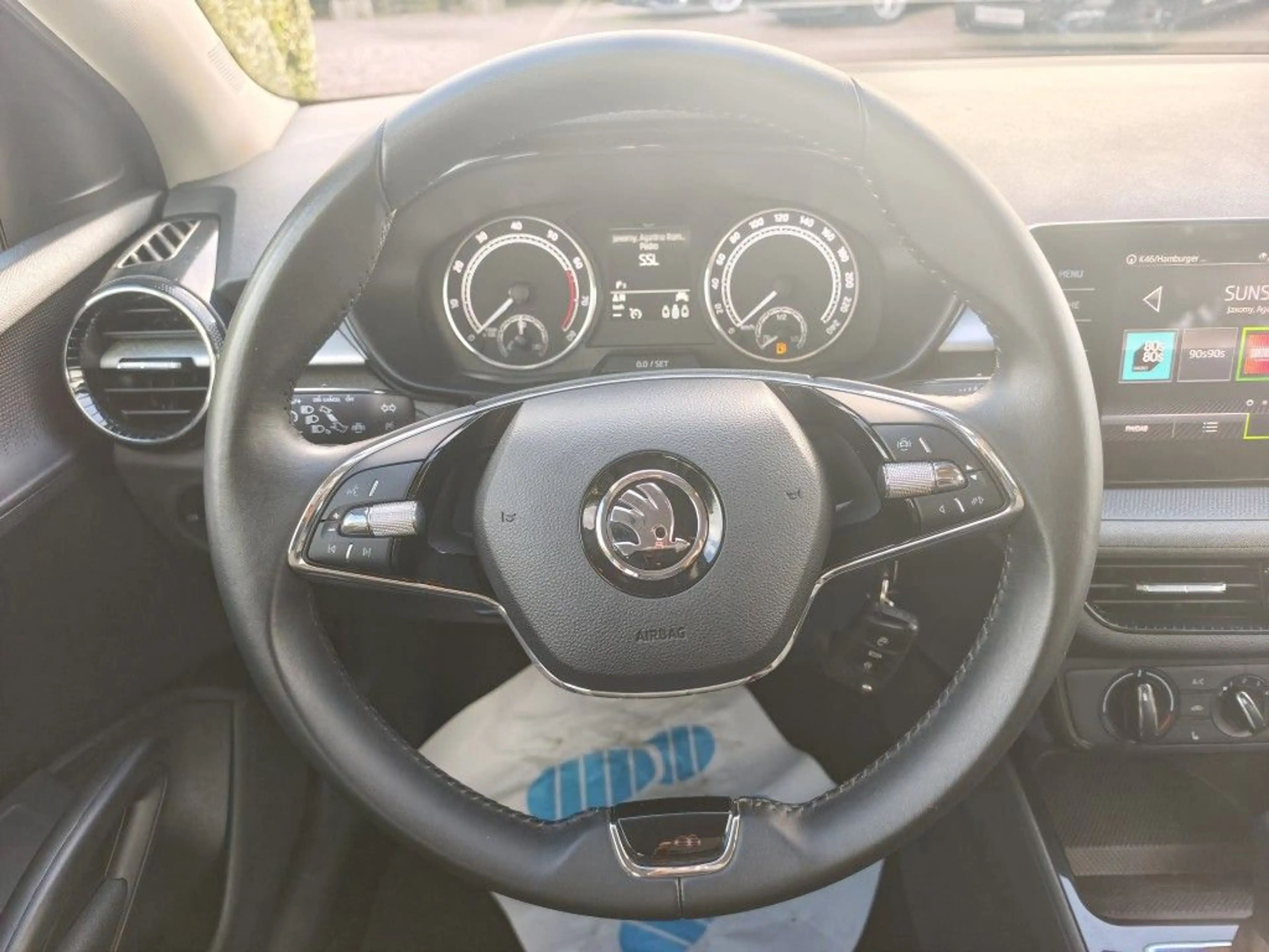 Skoda Fabia 1.0 TSI Tour *Navi,Klima,Sitzhzg,APP,LED,PDC* — photo 10