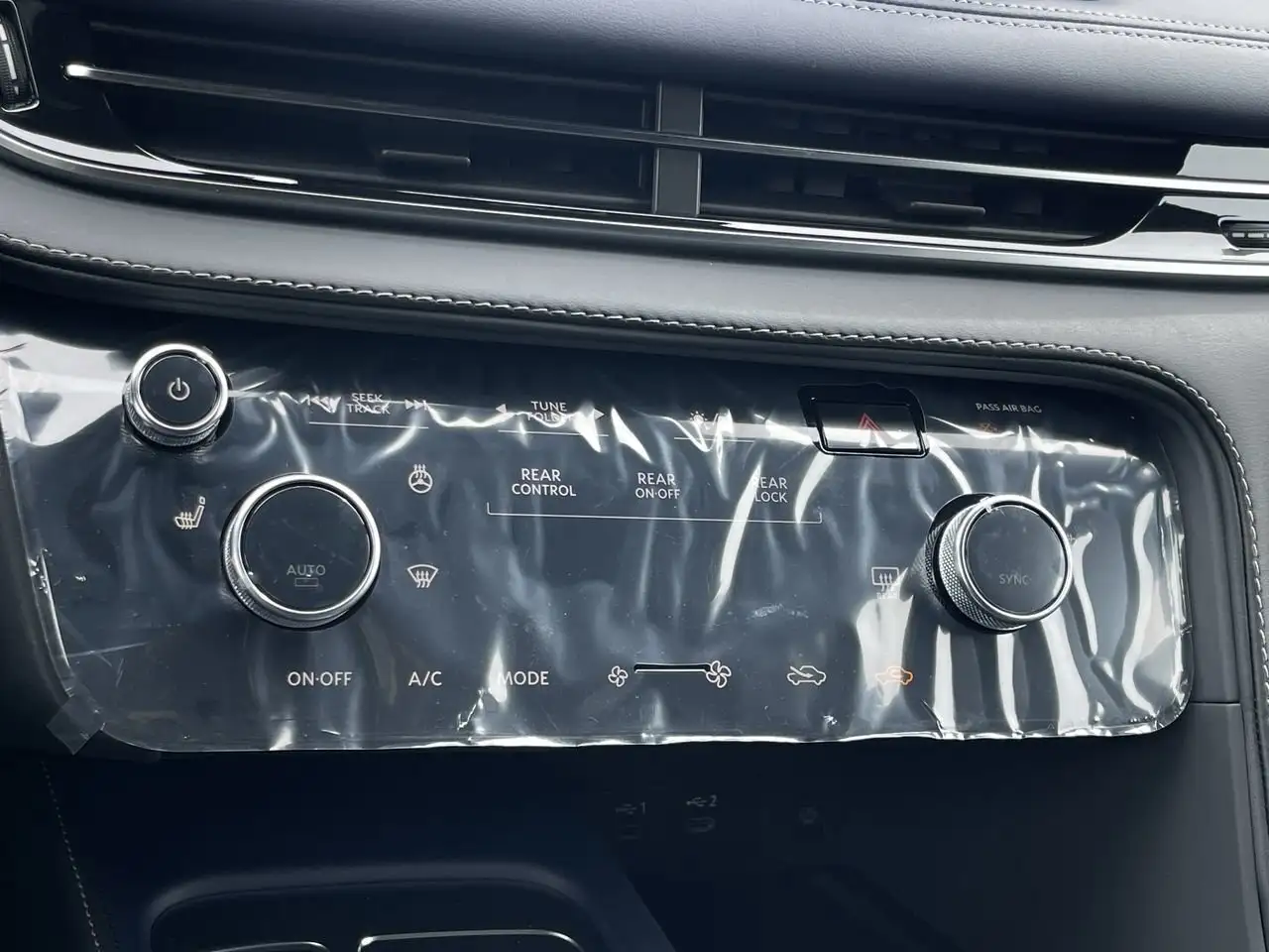 Infiniti QX60 снимка Infiniti QX60