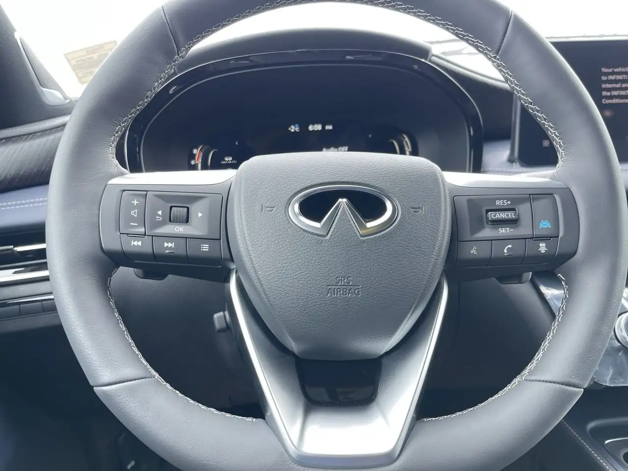 Infiniti QX60 снимка Infiniti QX60