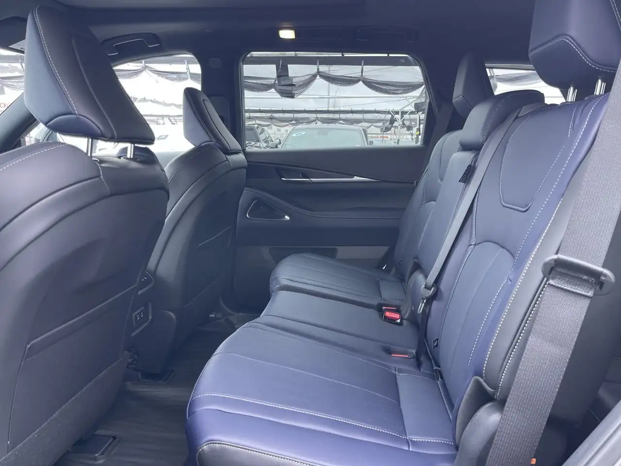 Infiniti QX60 снимка Infiniti QX60