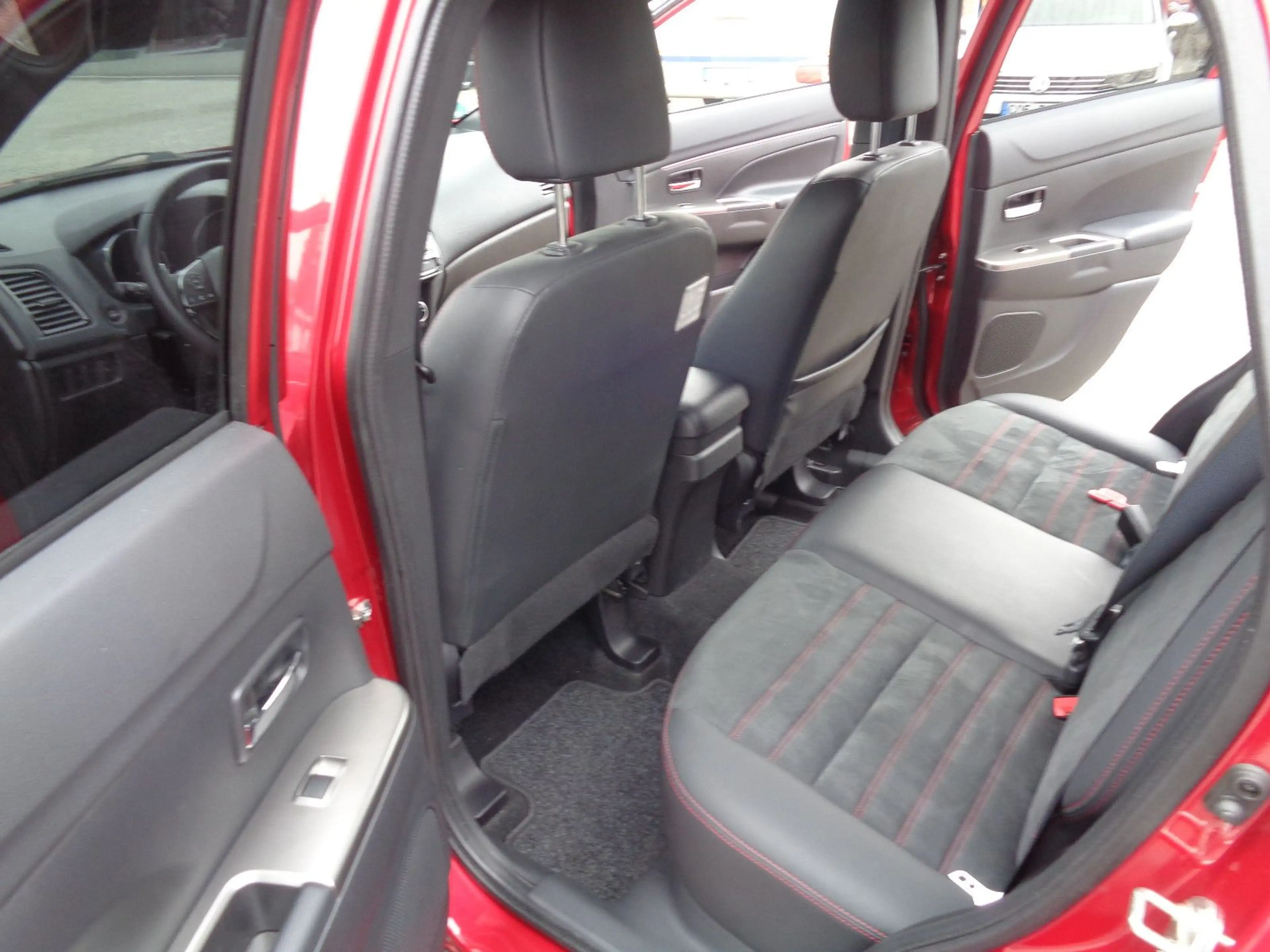 Mitsubishi ASX Intro Edition+ 2WD, Kamera, Nav., 8fach, Aut — photo 11