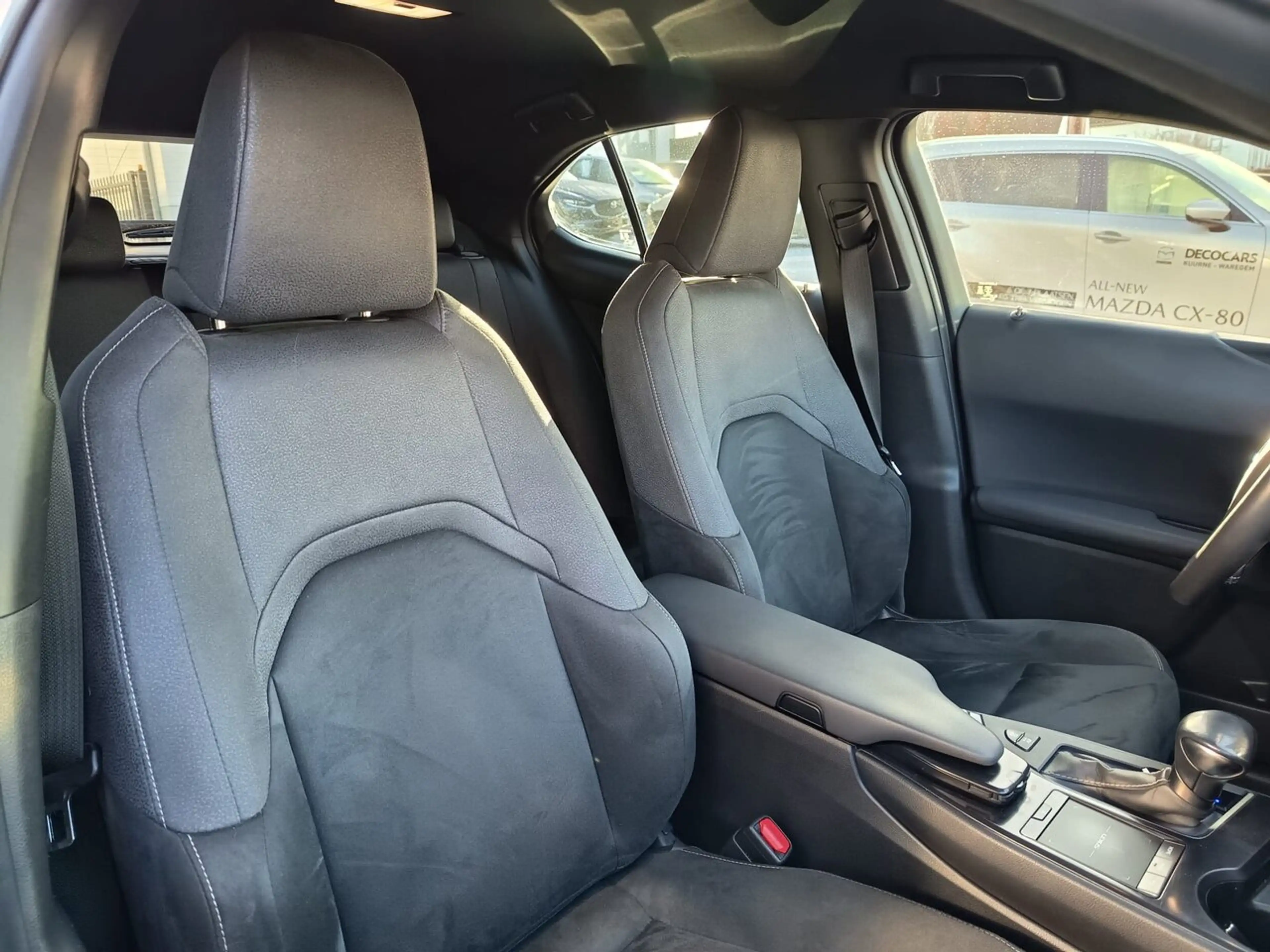 Lexus UX 250h AUTOMAAT / Hybrid / DAB / Camera / Adaptieve Cr... — photo 10