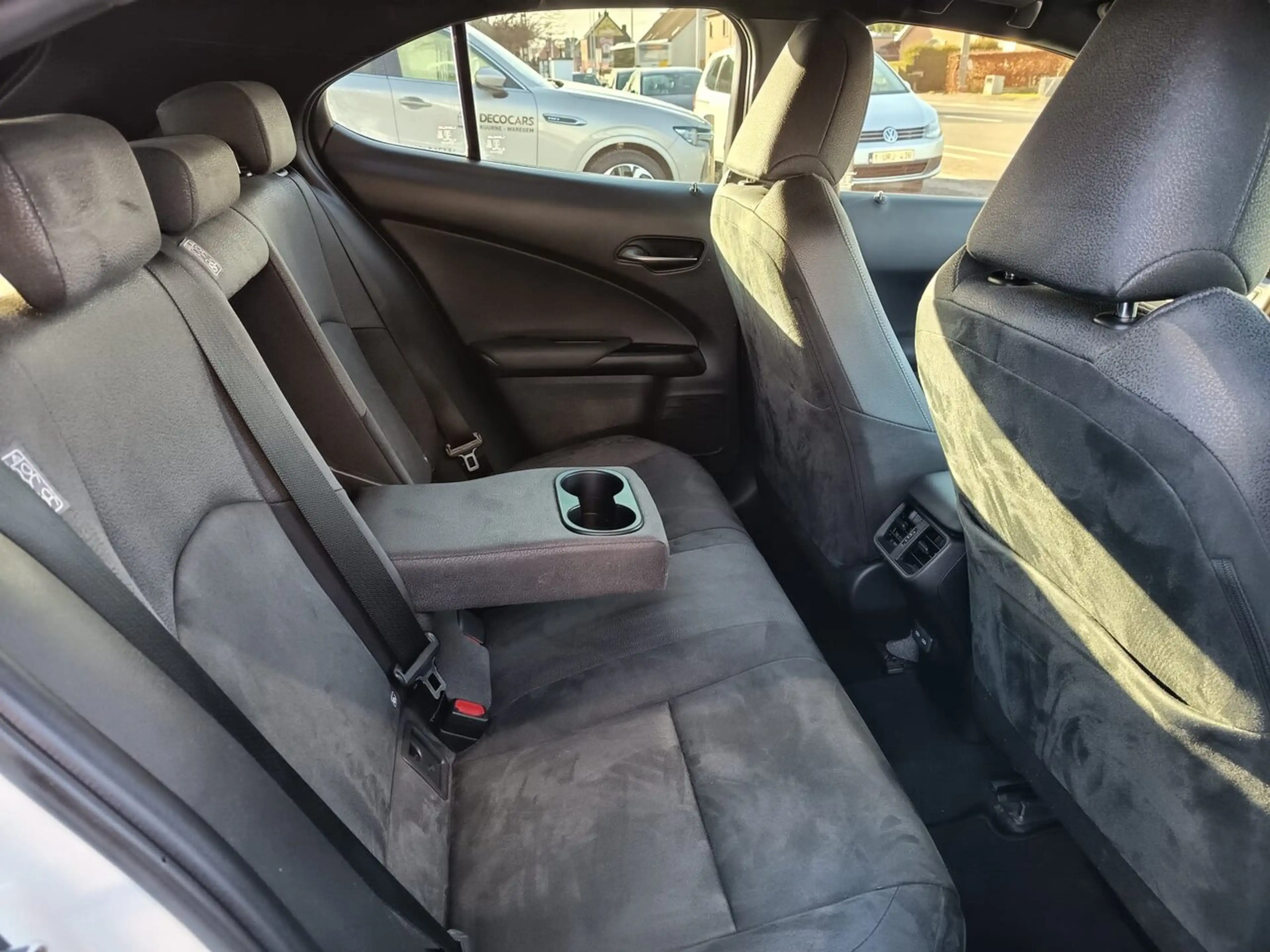 Lexus UX 250h AUTOMAAT / Hybrid / DAB / Camera / Adaptieve Cr... — photo 11