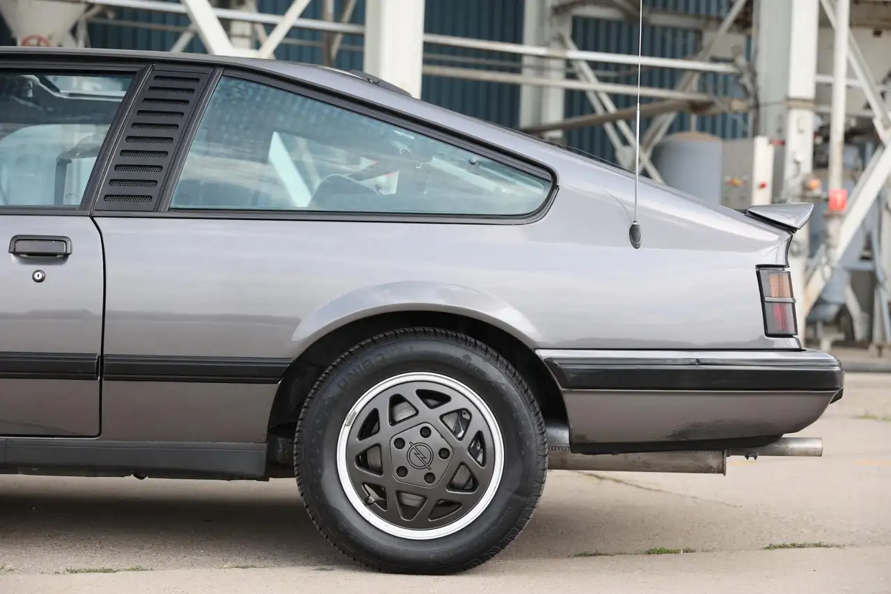 Opel Monza 3.0 GSE, foto 4