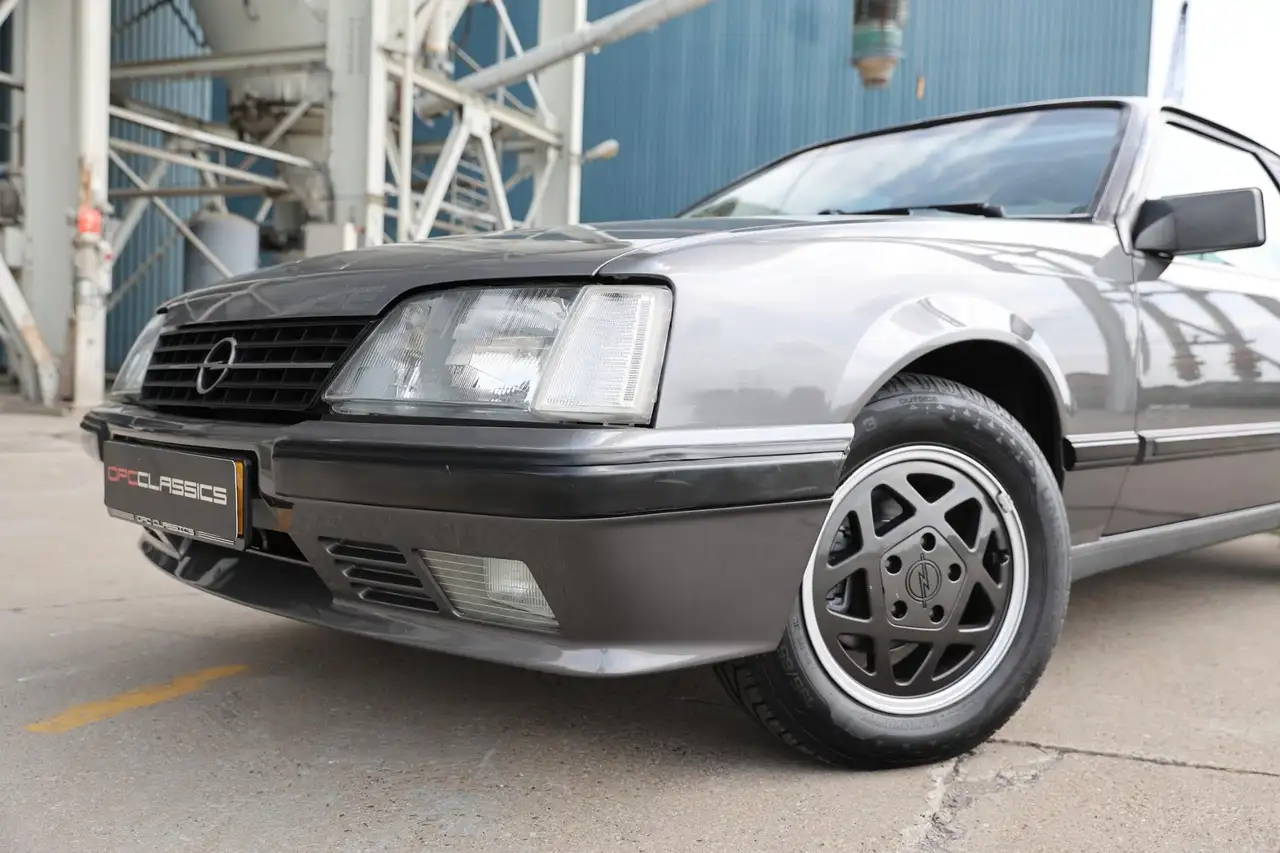 Opel Monza 3.0 GSE, foto 3