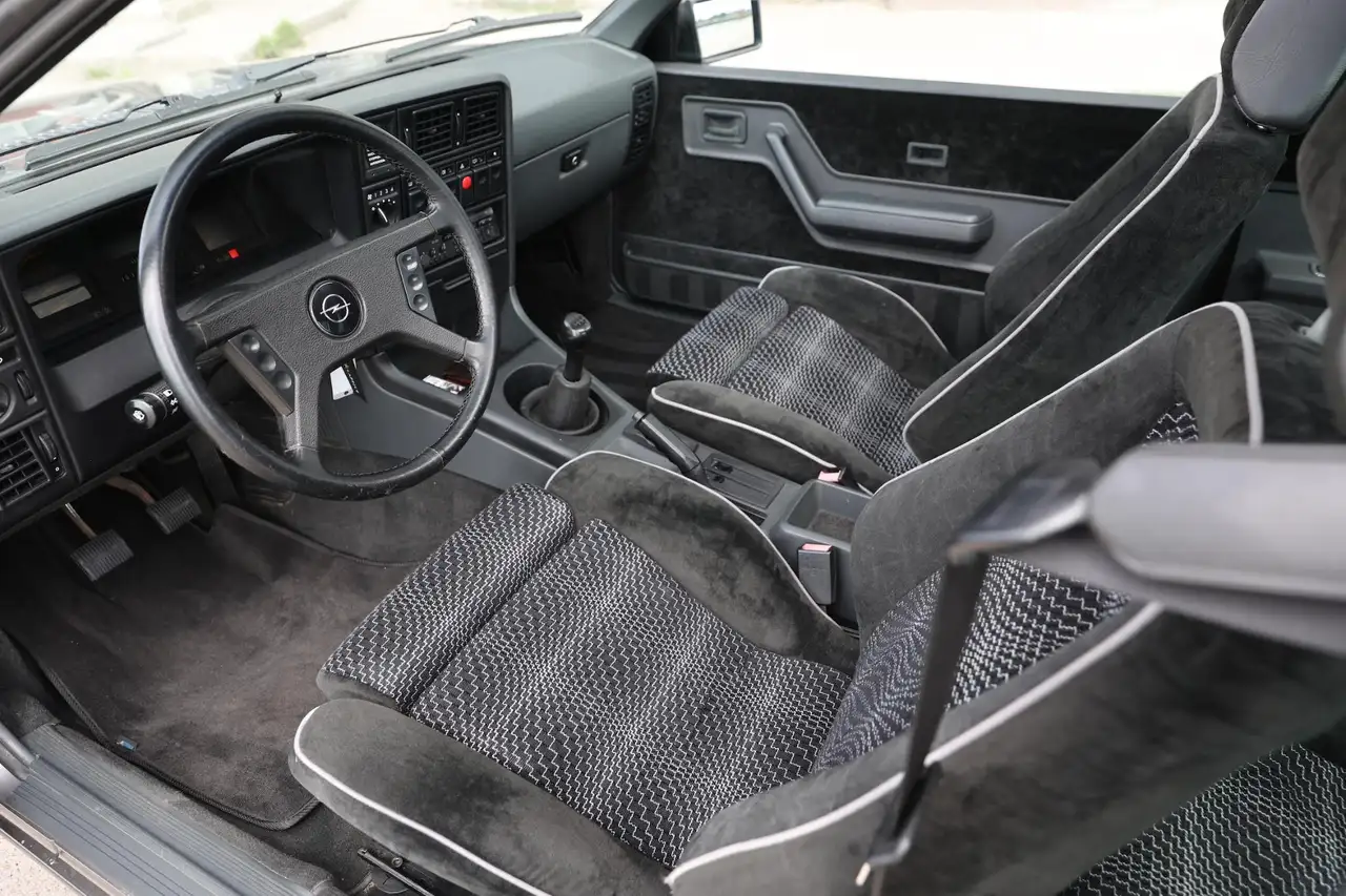 Opel Monza 3.0 GSE, foto 11