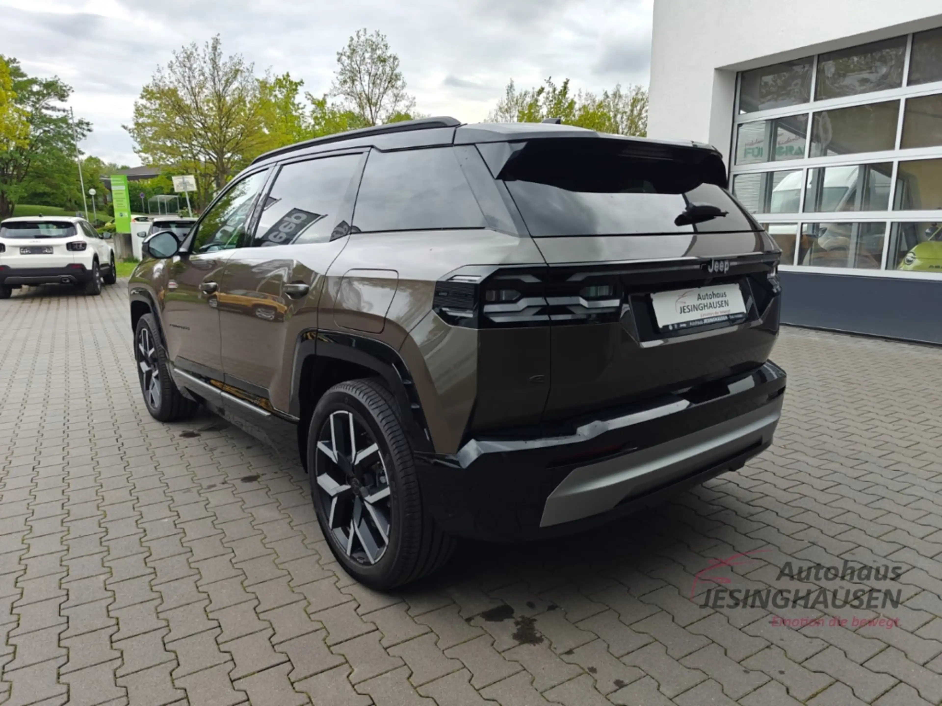 Jeep Compass E First Edition+Pano+Focal Sound+Head Up+Memory Si — photo 9