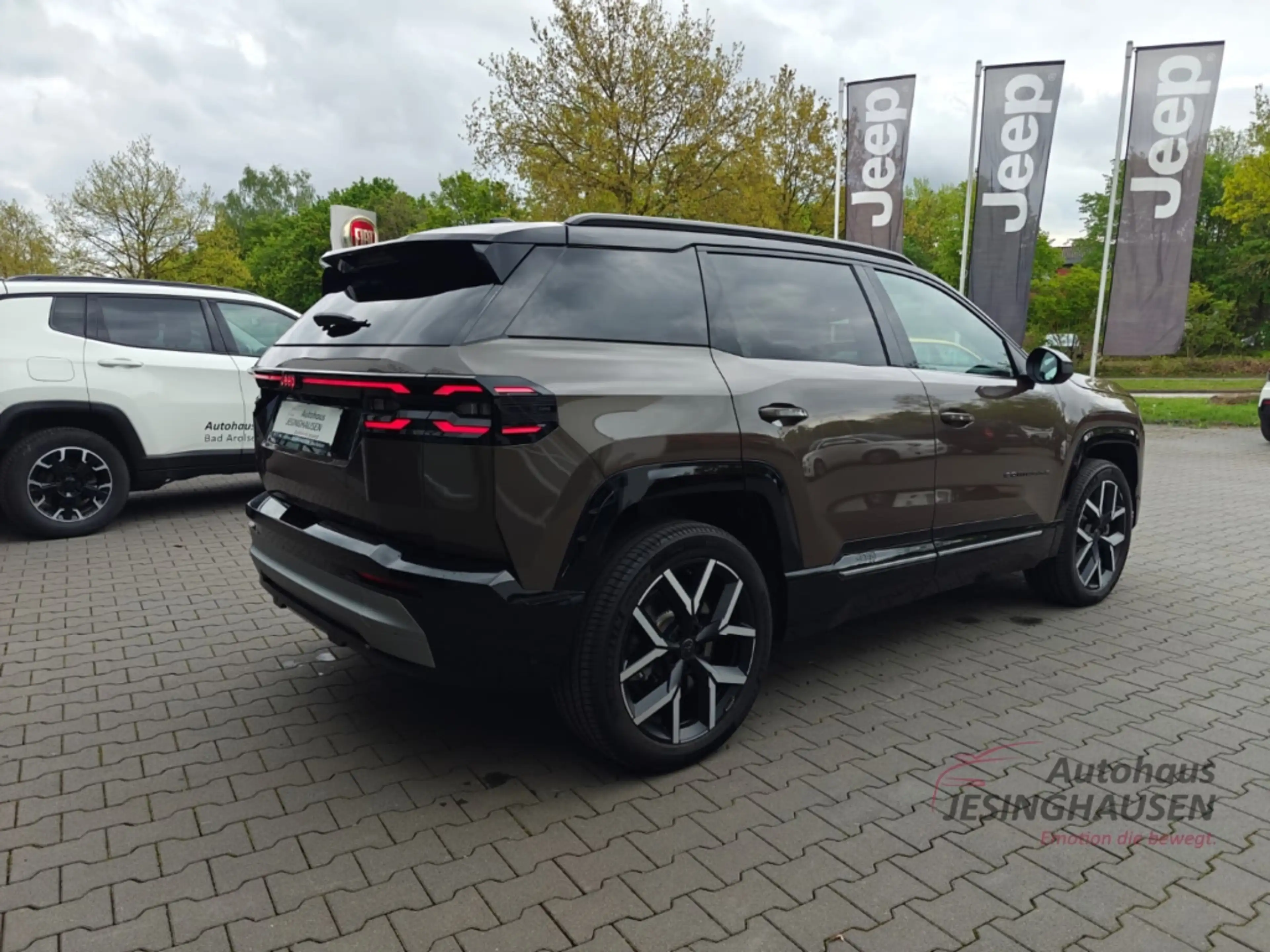 Jeep Compass E First Edition+Pano+Focal Sound+Head Up+Memory Si — photo 5