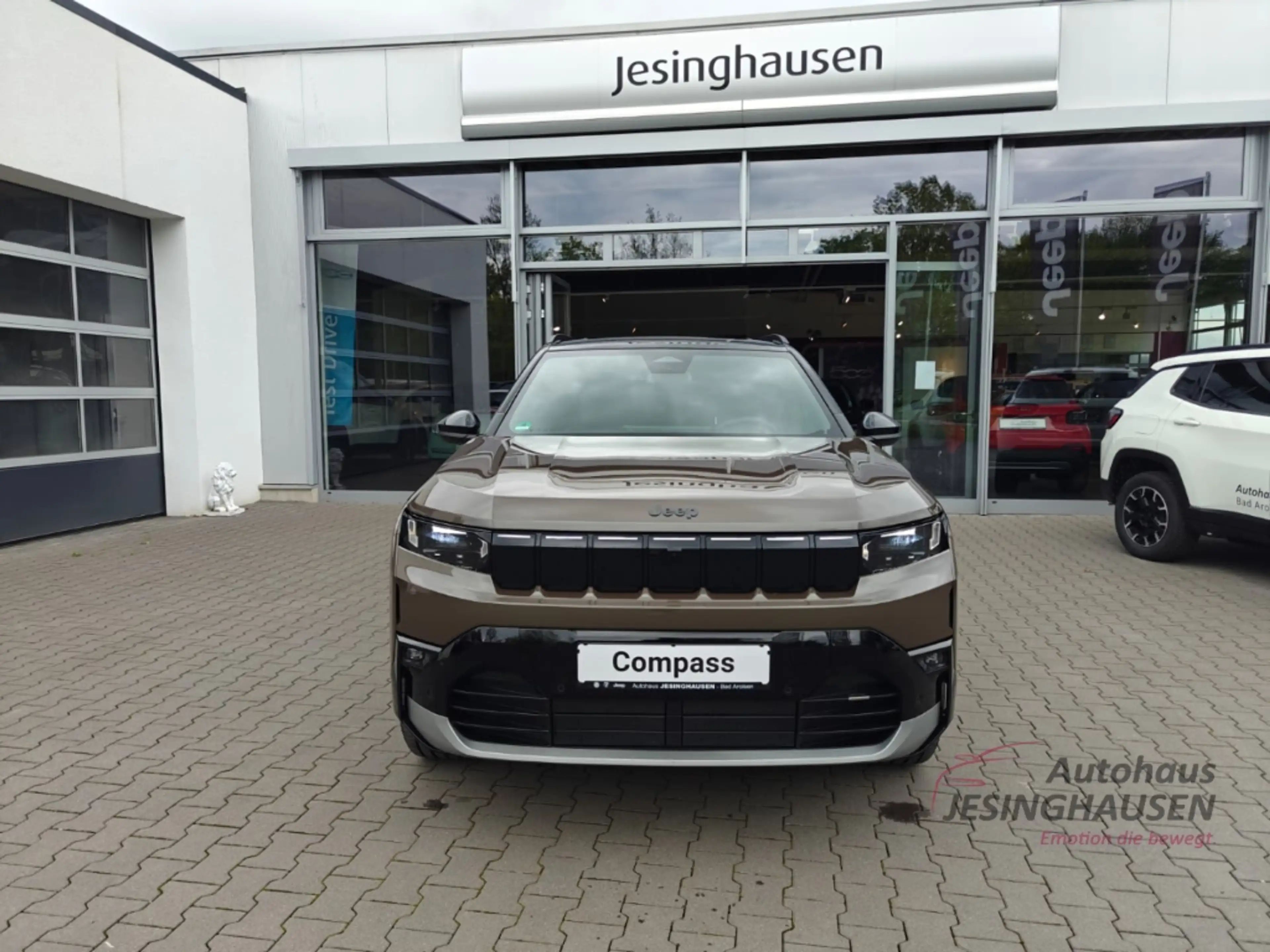 Jeep Compass E First Edition+Pano+Focal Sound+Head Up+Memory Si — photo 2