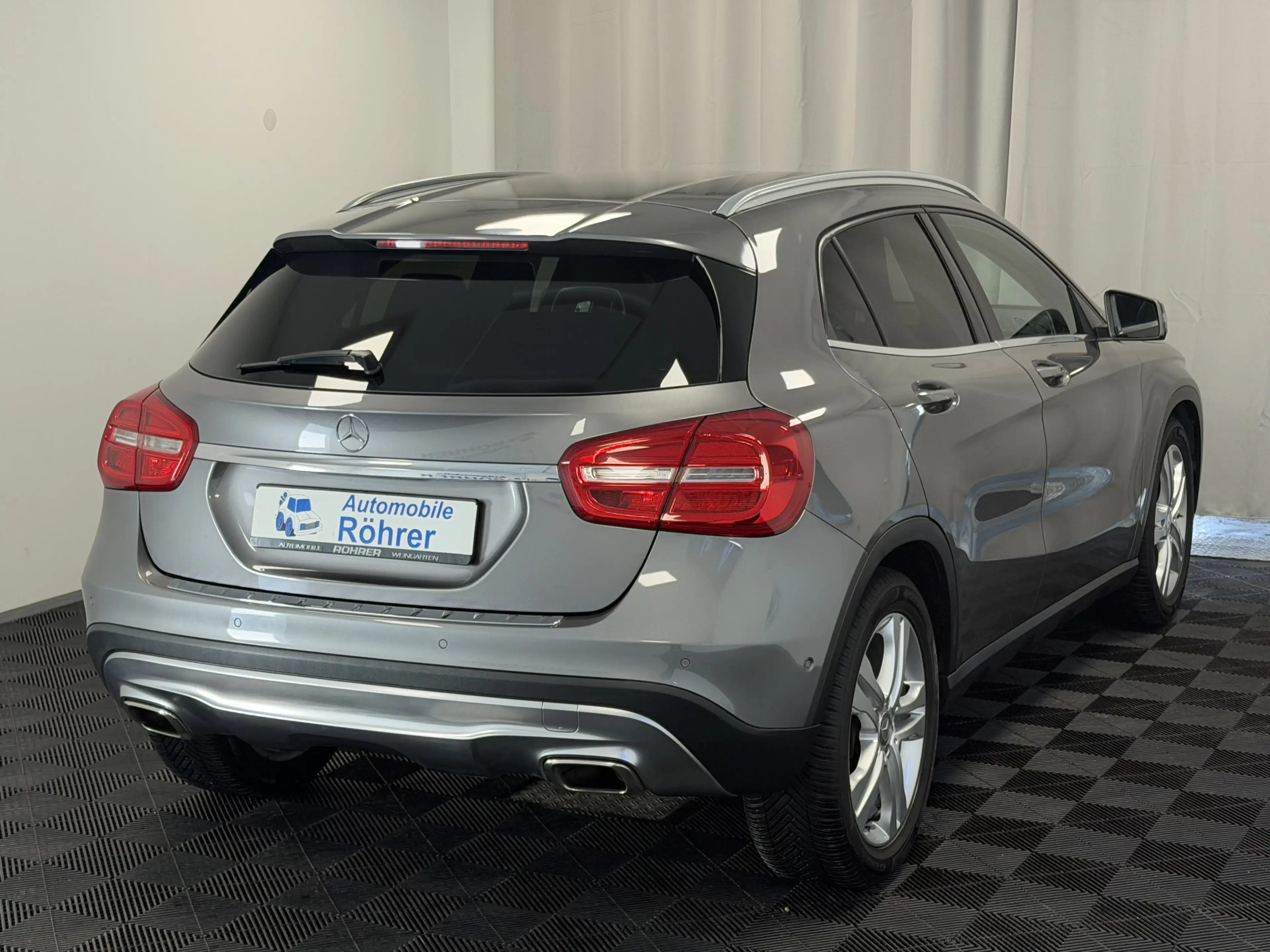 Mercedes-Benz GLA 250 4Matic Aut. Urban Sport Bi-Xenon Kamera — photo 8