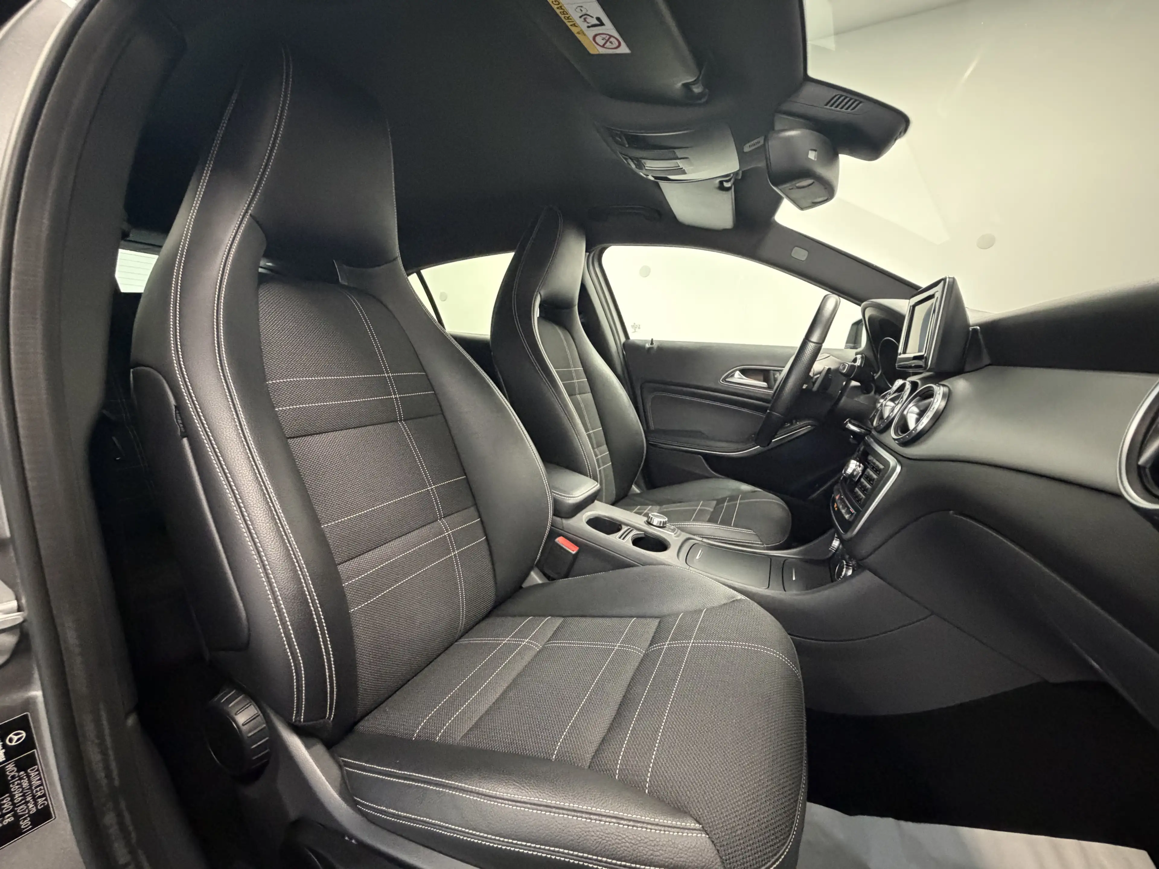 Mercedes-Benz GLA 250 4Matic Aut. Urban Sport Bi-Xenon Kamera — photo 11
