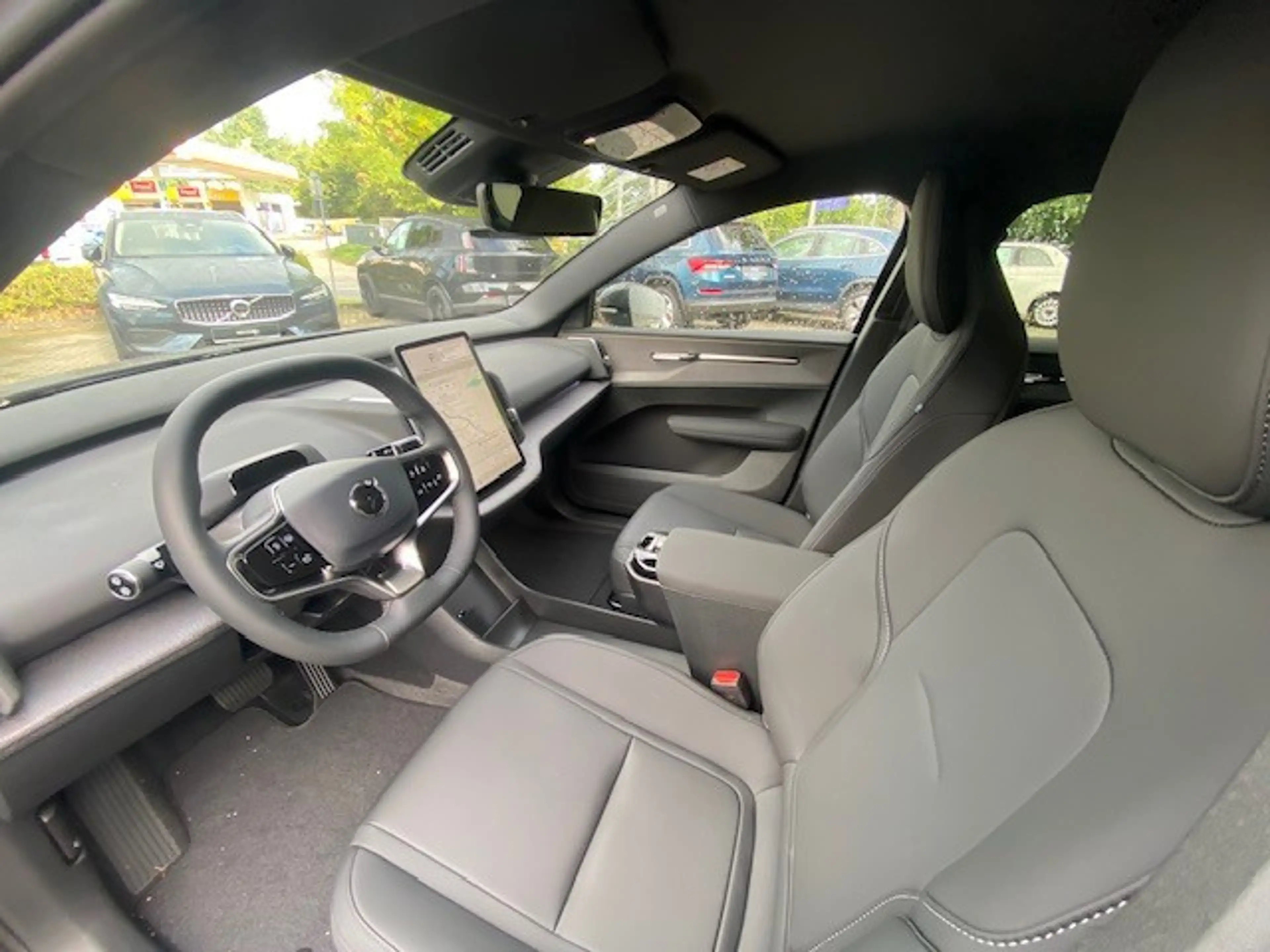 Volvo EX30 Plus Bl.Ed. P5 Long Range Nur Gewerbekun — photo 5
