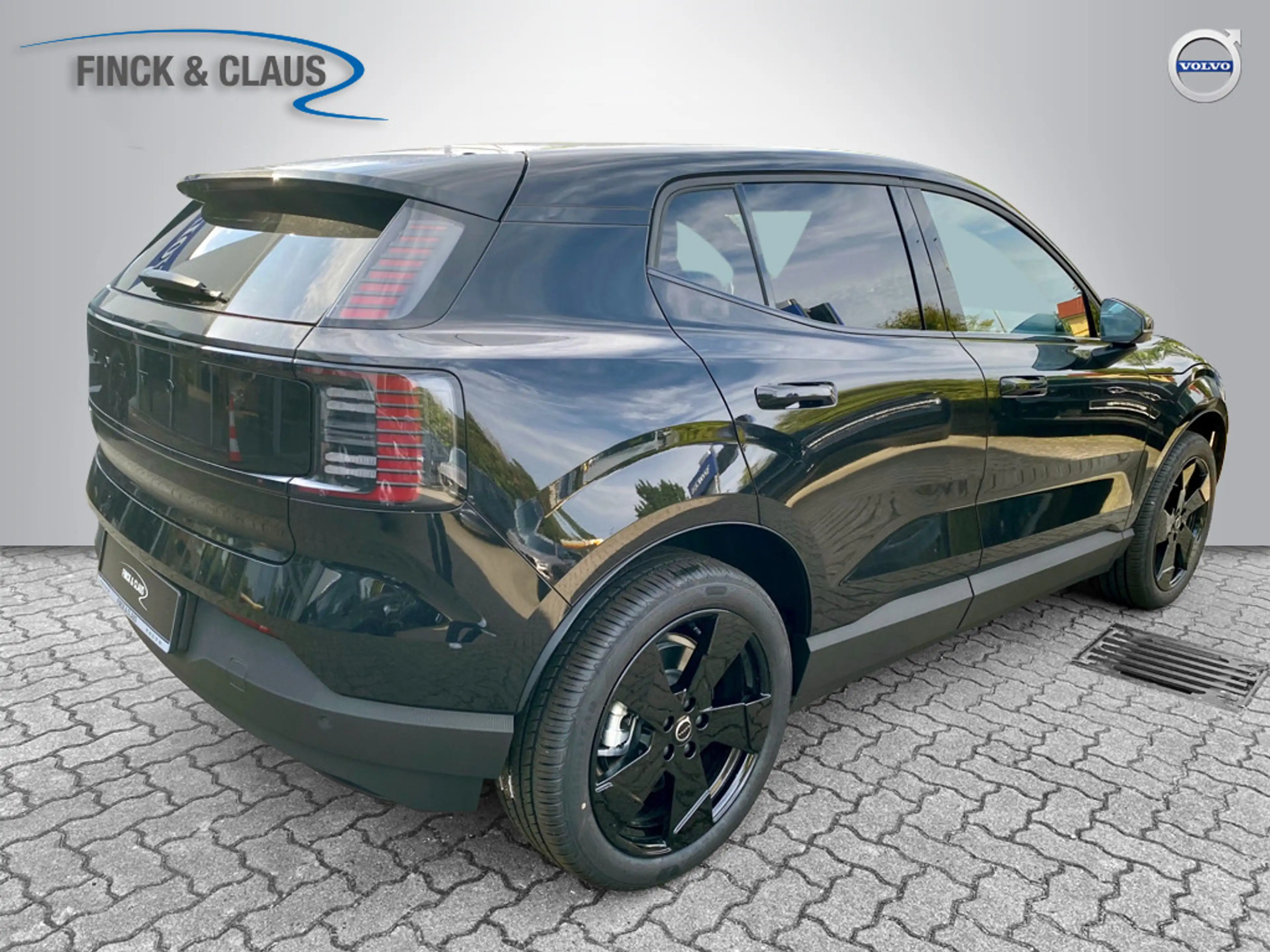 Volvo EX30 Plus Bl.Ed. P5 Long Range Nur Gewerbekun — photo 3