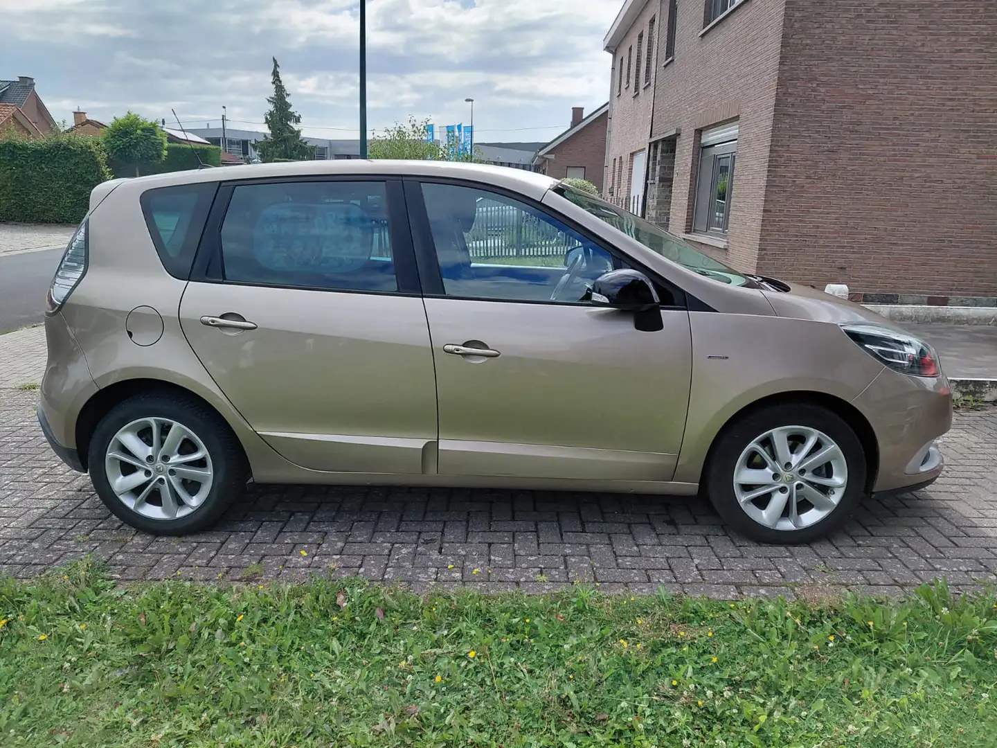 Renault Scenic dCi 110 - 1