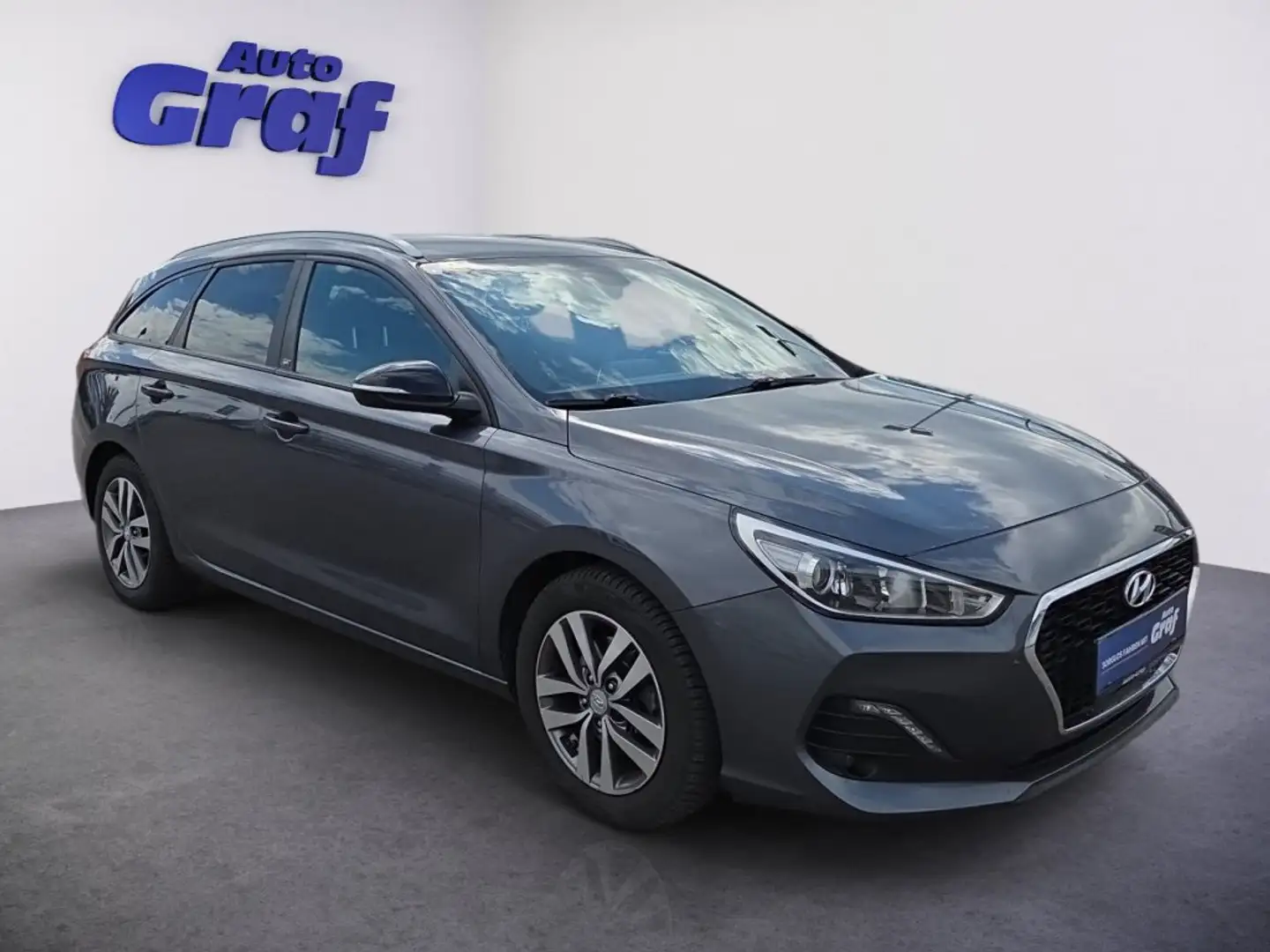 Hyundai i30 CW 1,0 T-GDI GO! Grau - 2