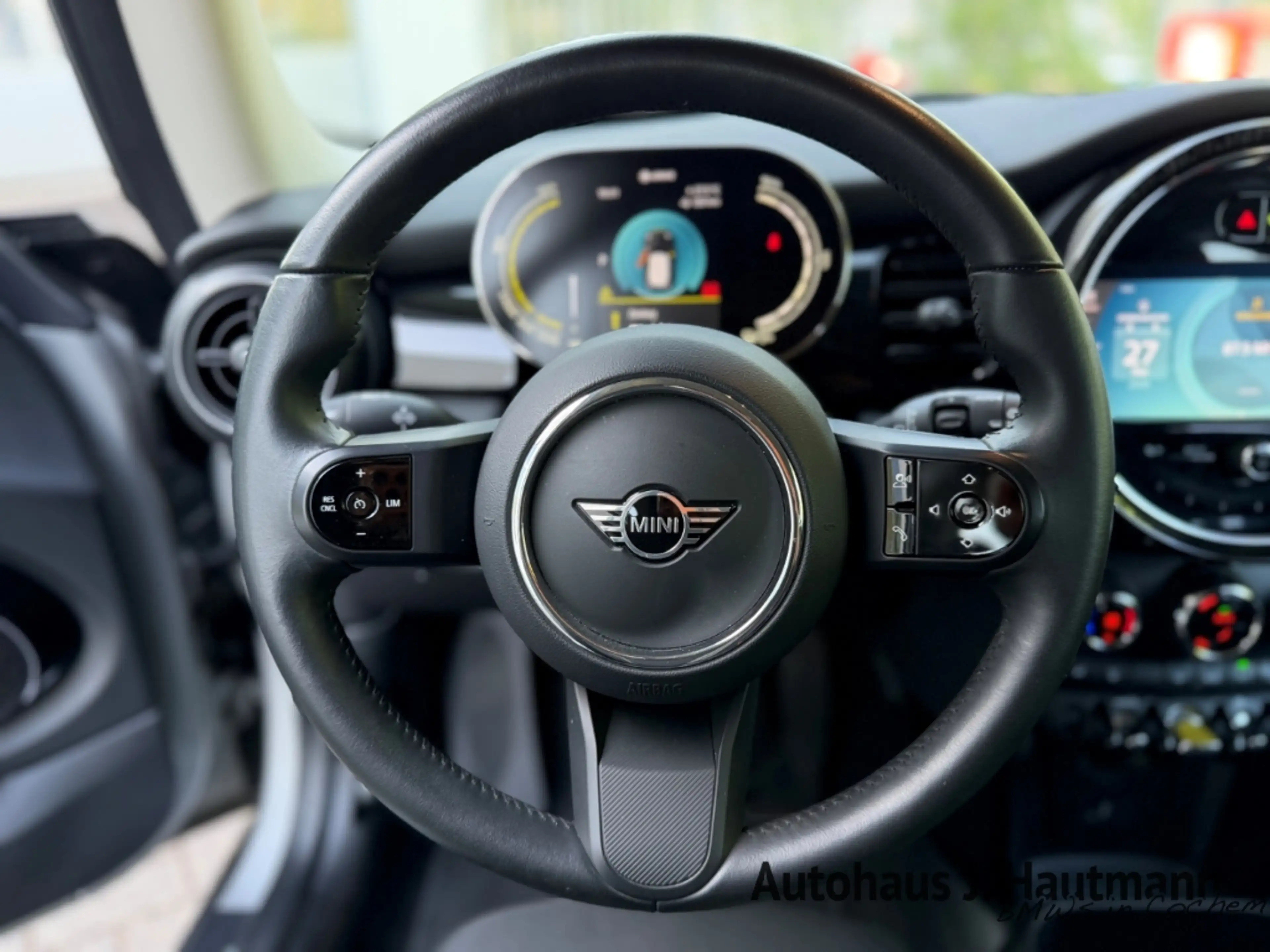 MINI Cooper SE Essential Trim *1.HAND* — photo 13