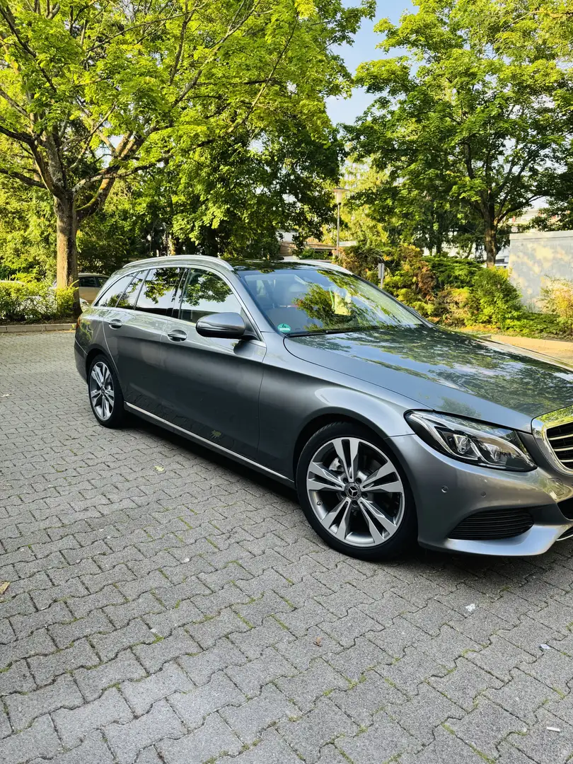 Mercedes-Benz C 220 d 4Matic T 9G-TRONIC Exclusive Grau - 2