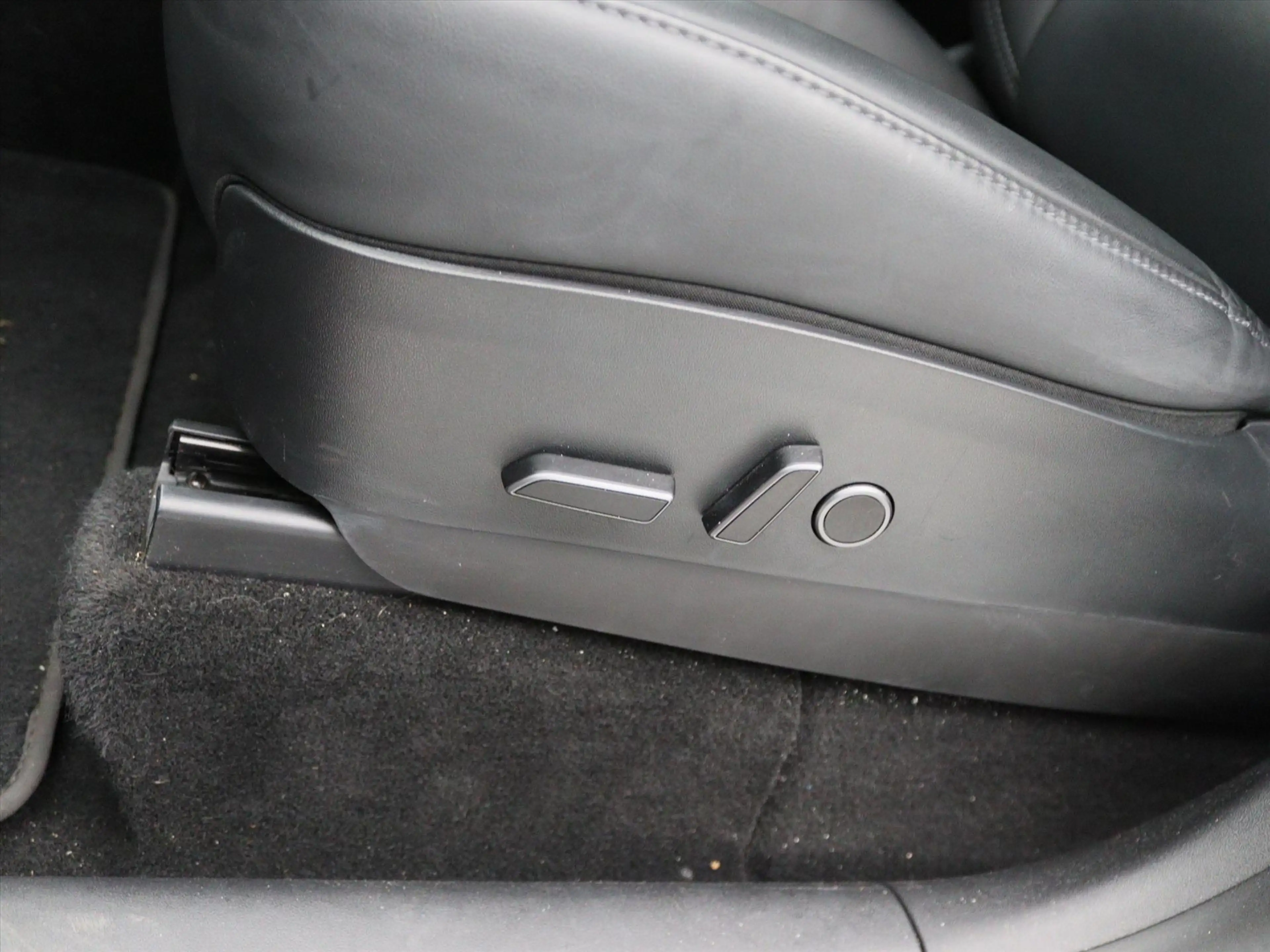 Tesla Model Y Long-Range AWD 351pk 75 kWh [ AUTOPILOT+WARMTEPOMP — photo 19