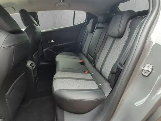 Peugeot 408 view 8