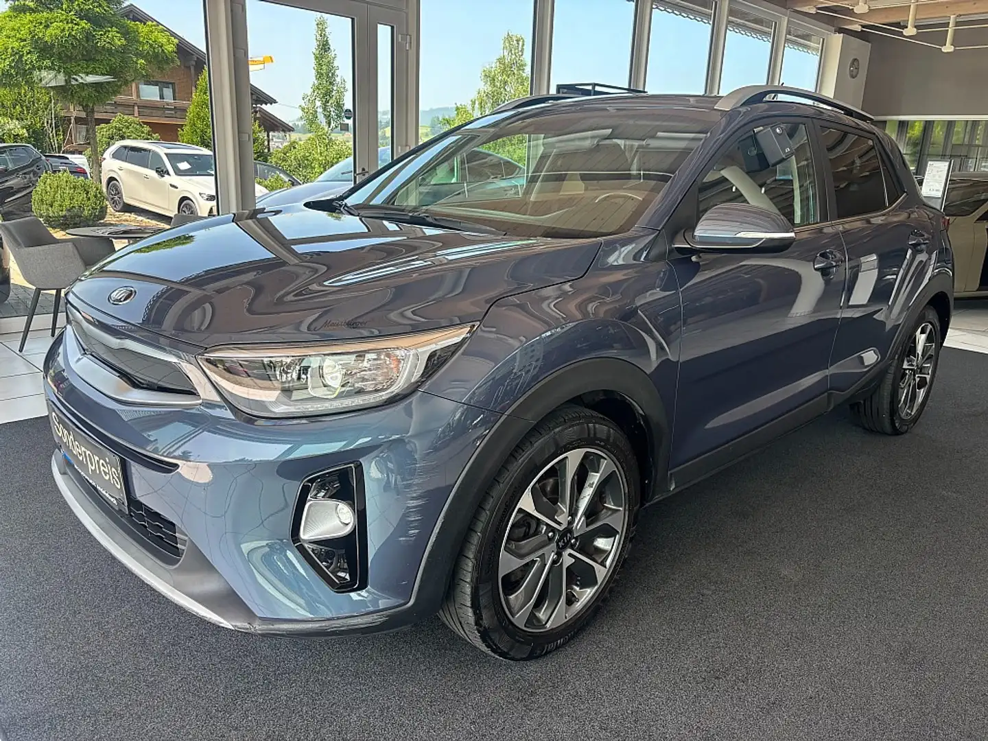 Kia Stonic 1,4 MPI ISG Gold Blau - 1