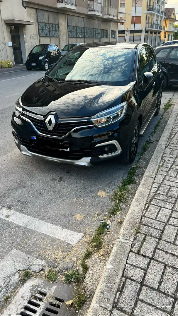 Renault Captur 1.2 tce Intens (energy r-link) s&s 120cv edc E6 Чорний - 1