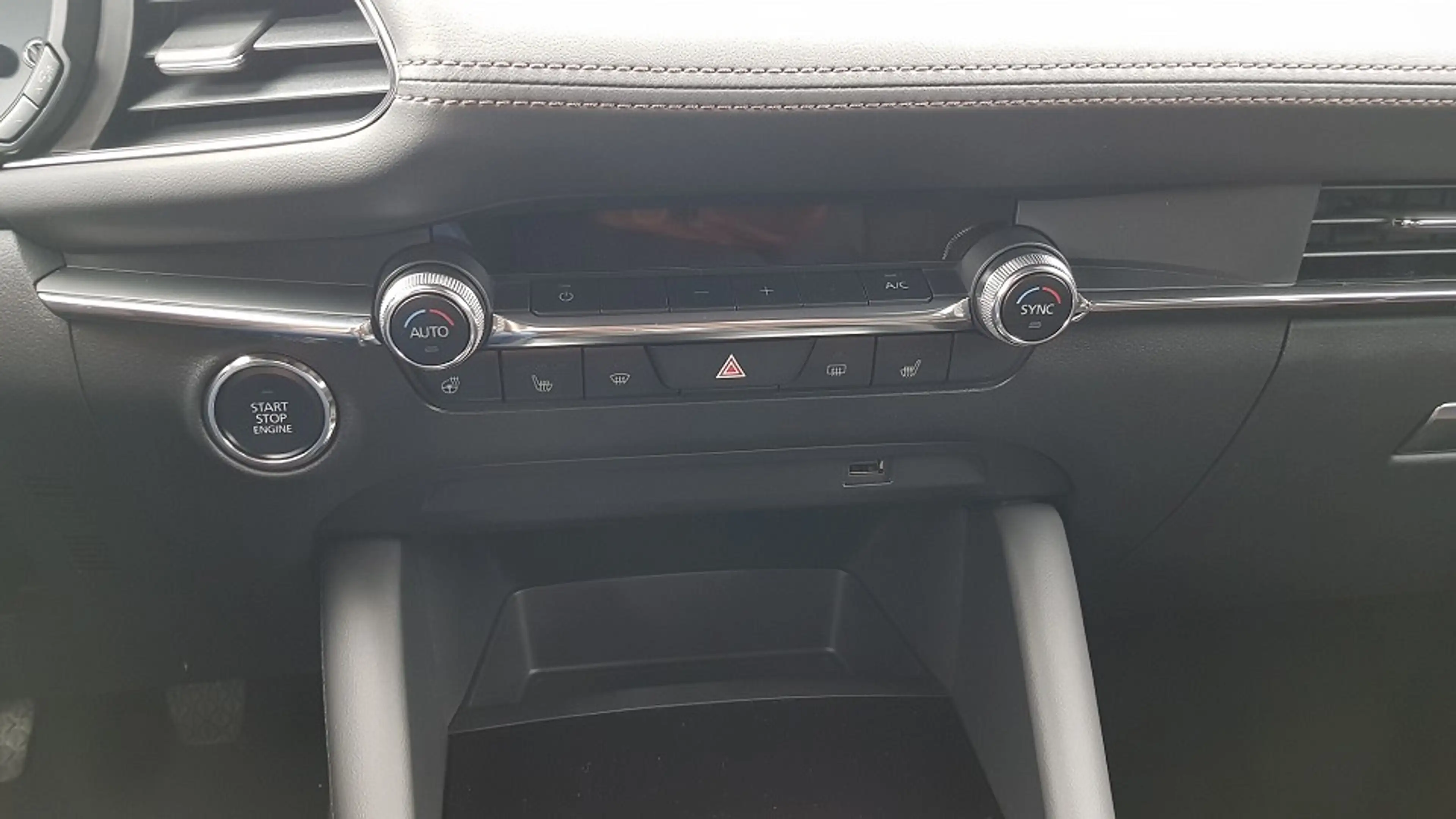 Mazda 3 2.0l (150PS) Selection Design-/ Premium-Paket Bose — photo 10